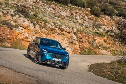 Test: Peugeot E-3008 73kWh 210Ps