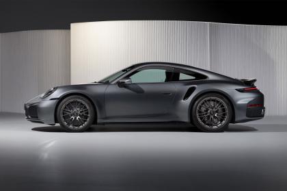 Ισχυρότερη, ταχύτερη και βαρύτερη η νέα Porsche 911 Turbo S