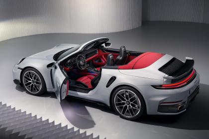 Ισχυρότερη, ταχύτερη και βαρύτερη η νέα Porsche 911 Turbo S