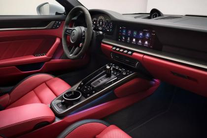 Ισχυρότερη, ταχύτερη και βαρύτερη η νέα Porsche 911 Turbo S