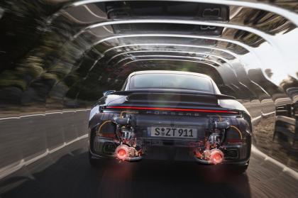 Ισχυρότερη, ταχύτερη και βαρύτερη η νέα Porsche 911 Turbo S