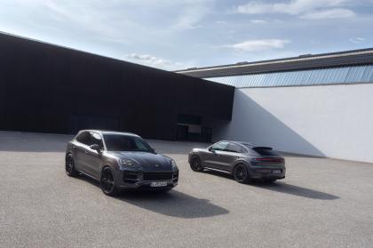Νέες εκδόσεις “Black Edition” για τις Porsche Taycan και Cayenne