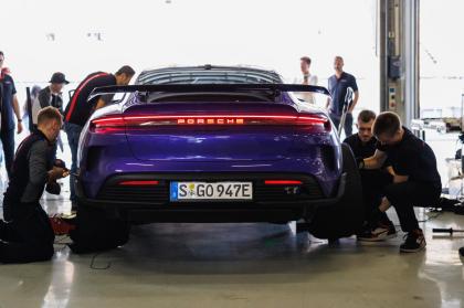 Porsche Taycan Turbo GT: Χατ-τρικ με νέο ρεκόρ χρόνου 