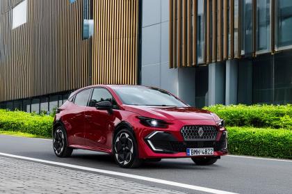 Πρώτη επαφή με το νέο Renault Clio