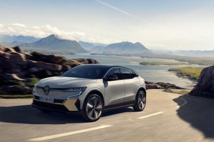 H Renault ετοιμάζει facelift στο Megane για το 2026