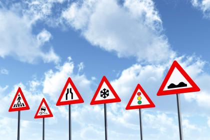 Νέο μοντέλο διπλώματος οδήγησης: σταδιακή ελευθερία για νέους οδηγούς με αυστηρότερους κανόνες 