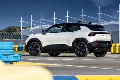 Πρώτη γνωριμία με το e Vitara, το πρώτο ηλεκτρικό μοντέλο της Suzuki