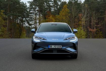 Καταρρέουν οι πωλήσεις της Tesla σε δύο από τις μεγαλύτερες αγορές της Ευρώπης