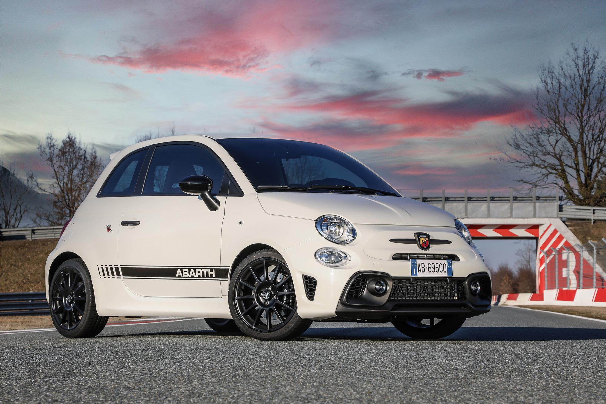 Νέα σειρά Abarth 595/695