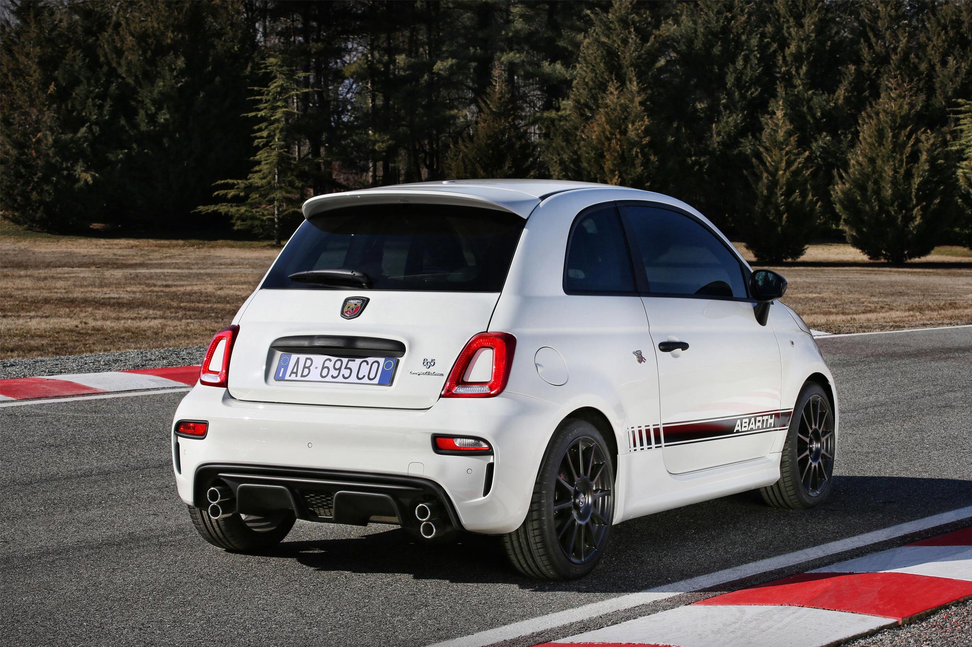 Νέα σειρά Abarth 595/695