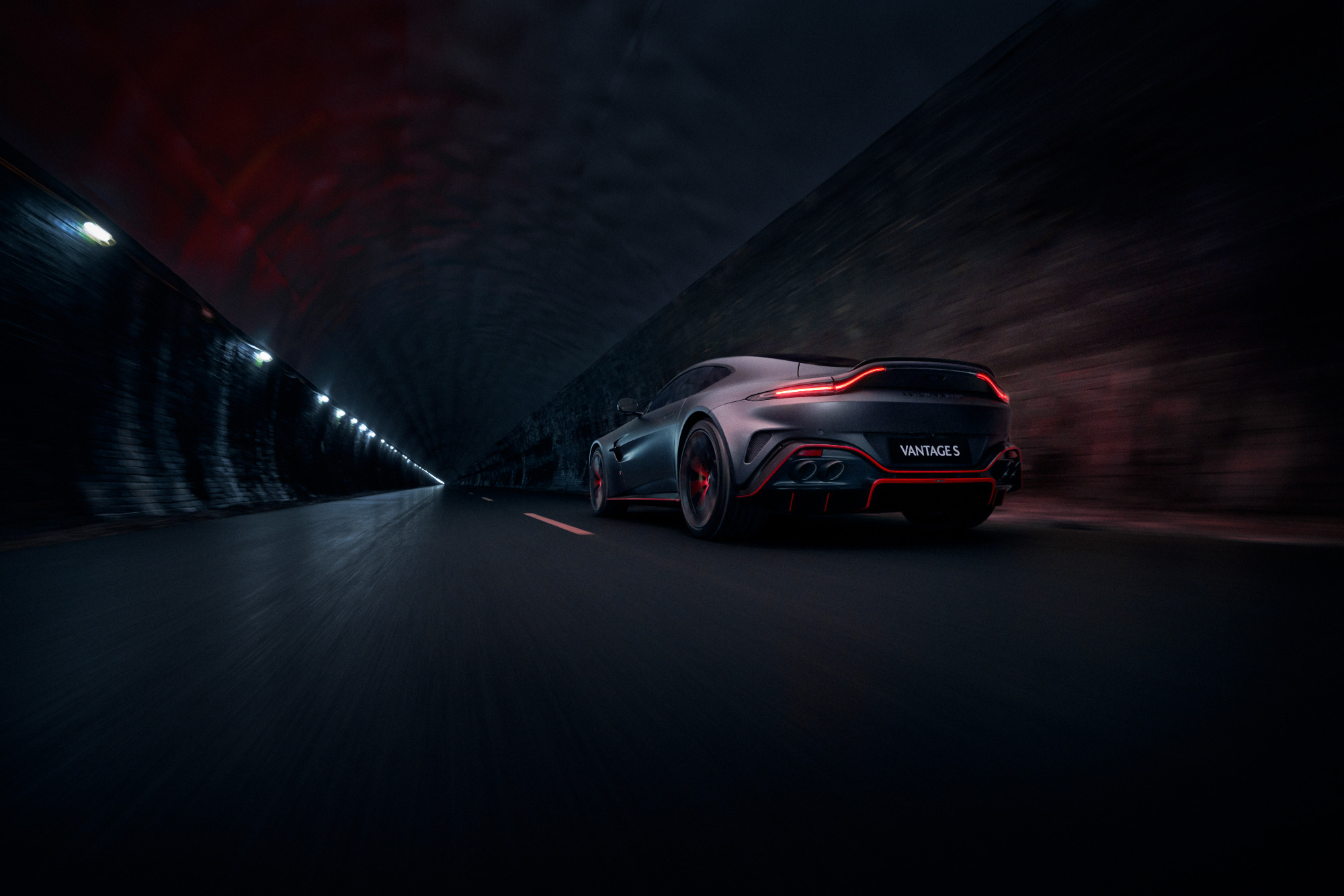Επίσημο: Ιδού η νέα Aston Martin Vantage S