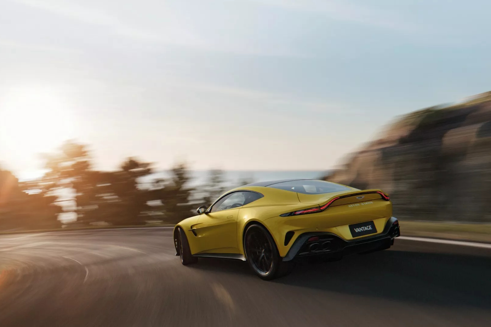 Ντεμπούτο για τη νέα Aston Martin Vantage 