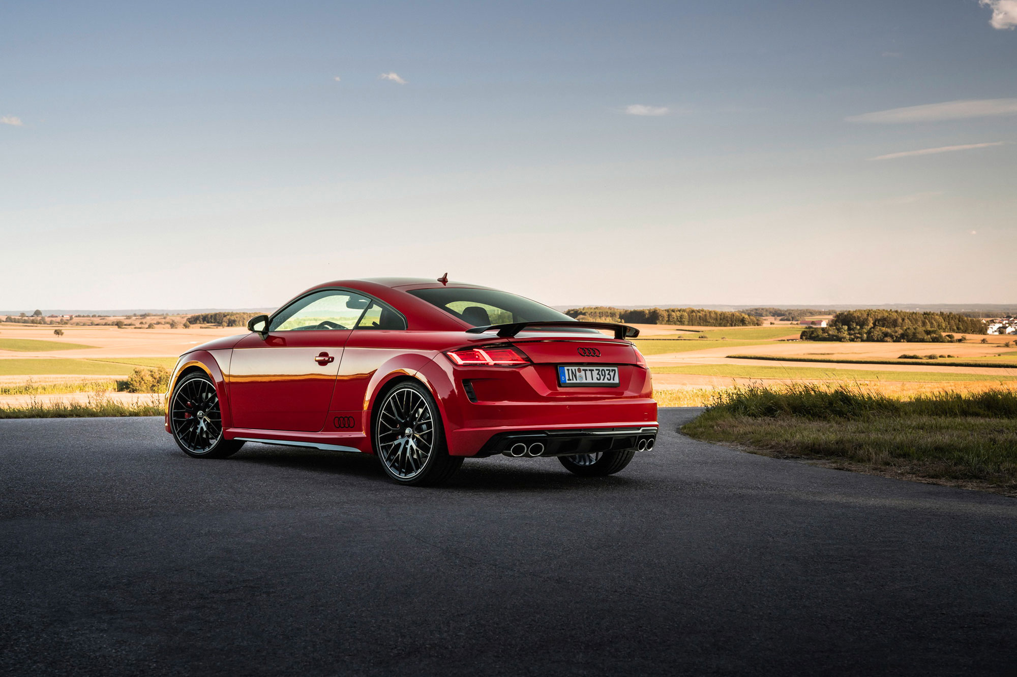 Νέες εκδόσεις για τα Audi TTS και ΤΤ