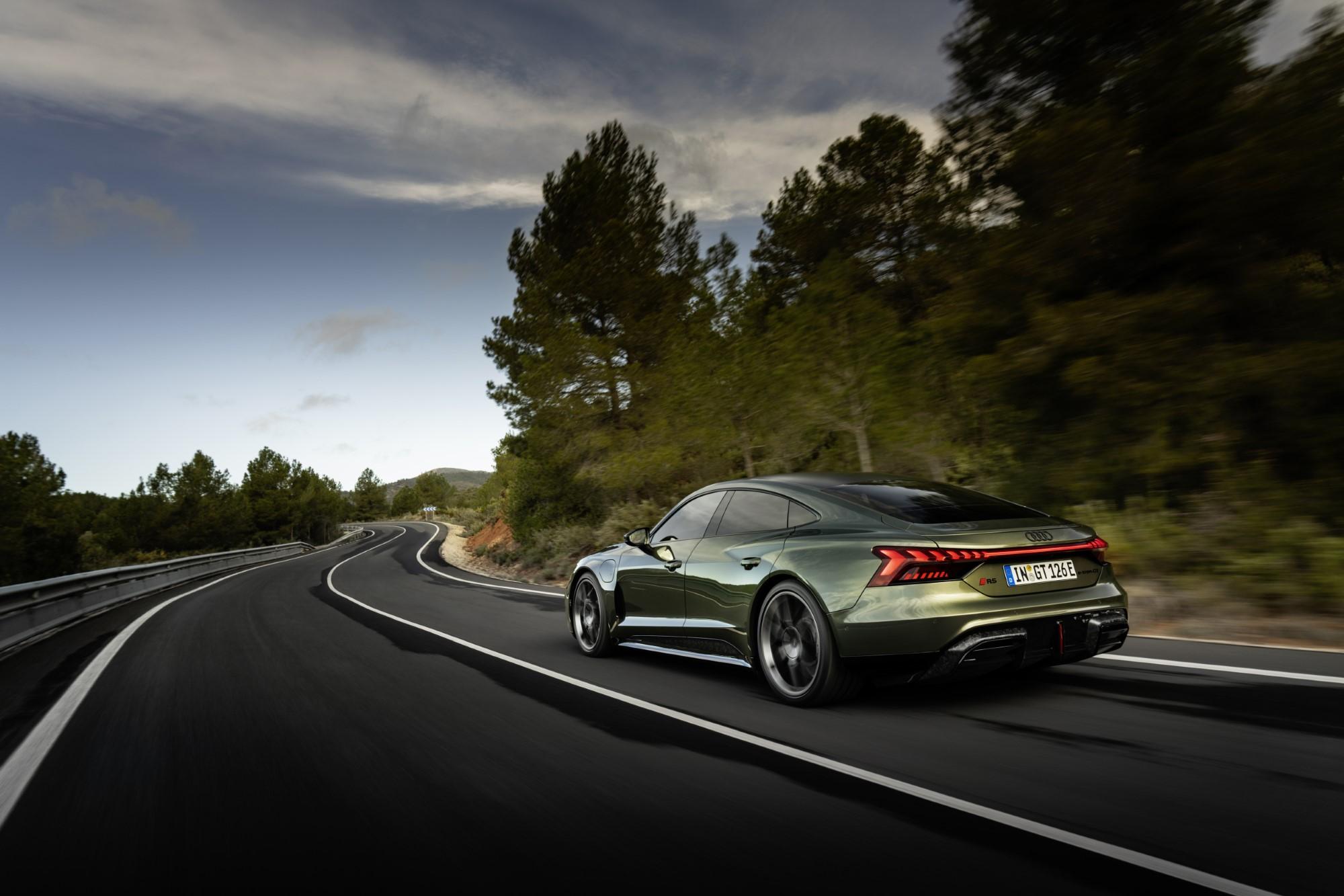 Ερχεται το ανανεωμένο Αudi e-tron GT σε 3 εκδόσεις και απόδοση έως 843 ίππους - Tιμές