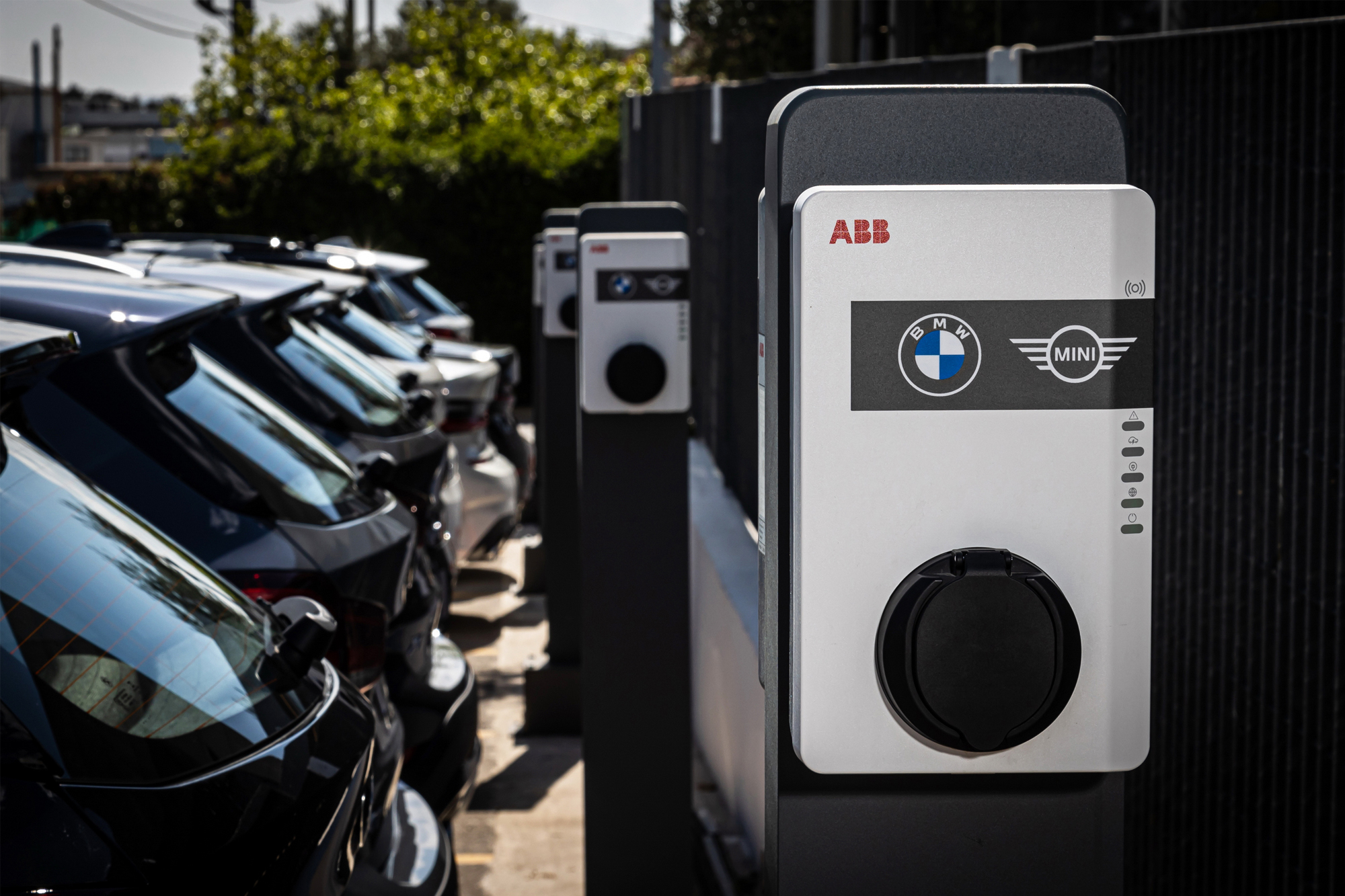 Το BMW Group Hellas εξηλεκτρίζει τον εταιρικό στόλο οχημάτων του 