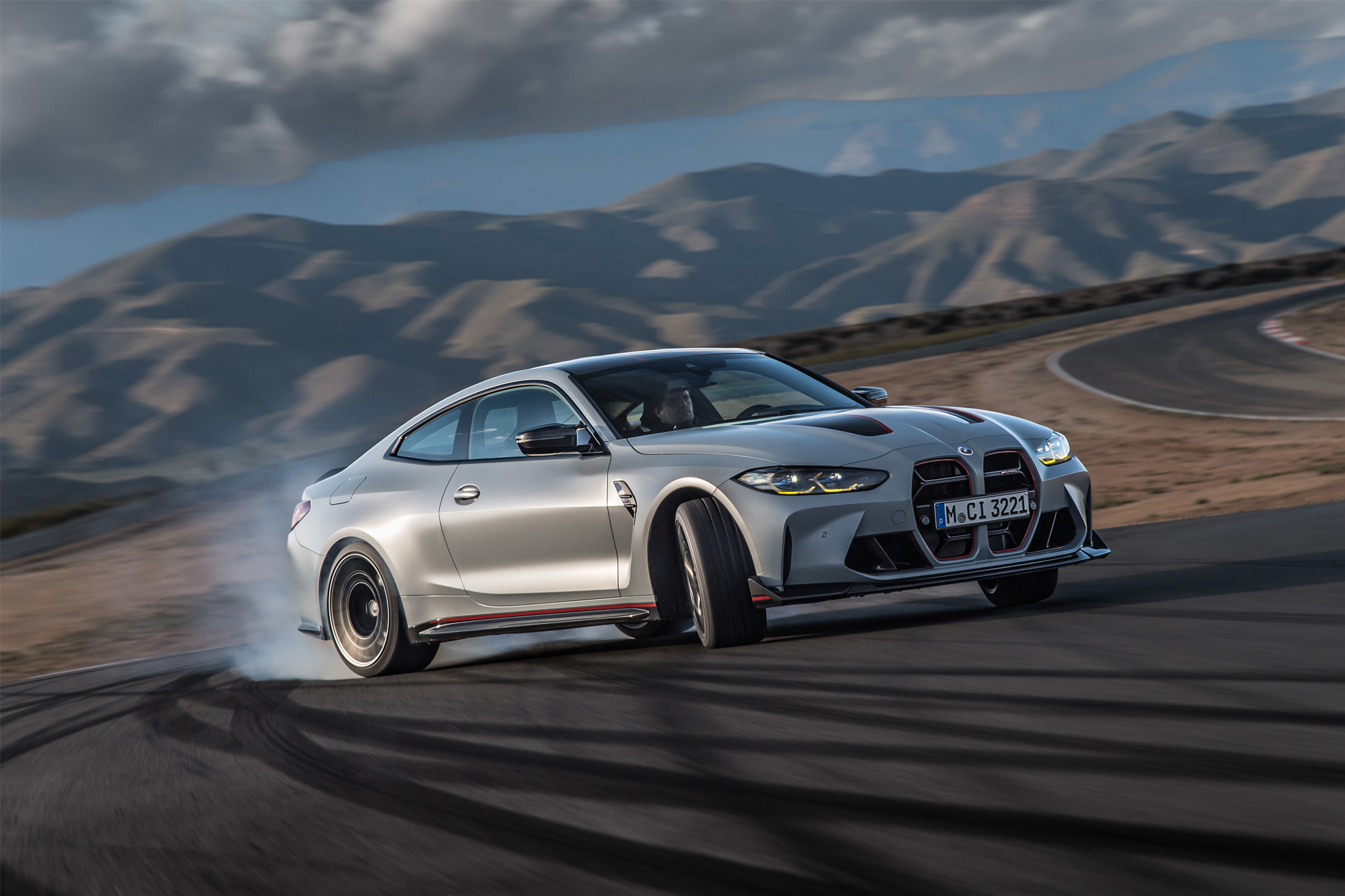 Επίσημο: Η νέα BMW M4 CSL