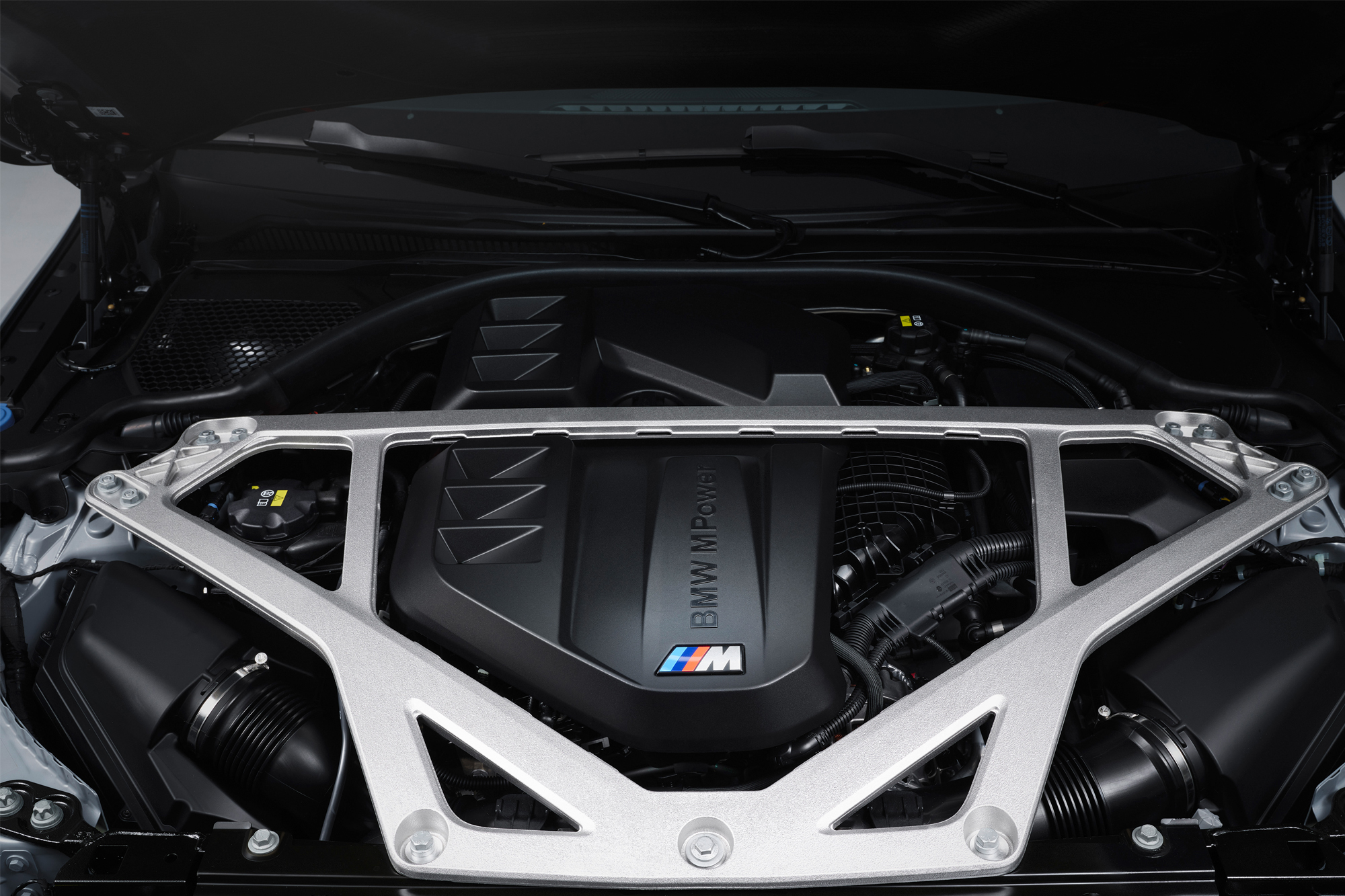 Επίσημο: Η νέα BMW M4 CSL