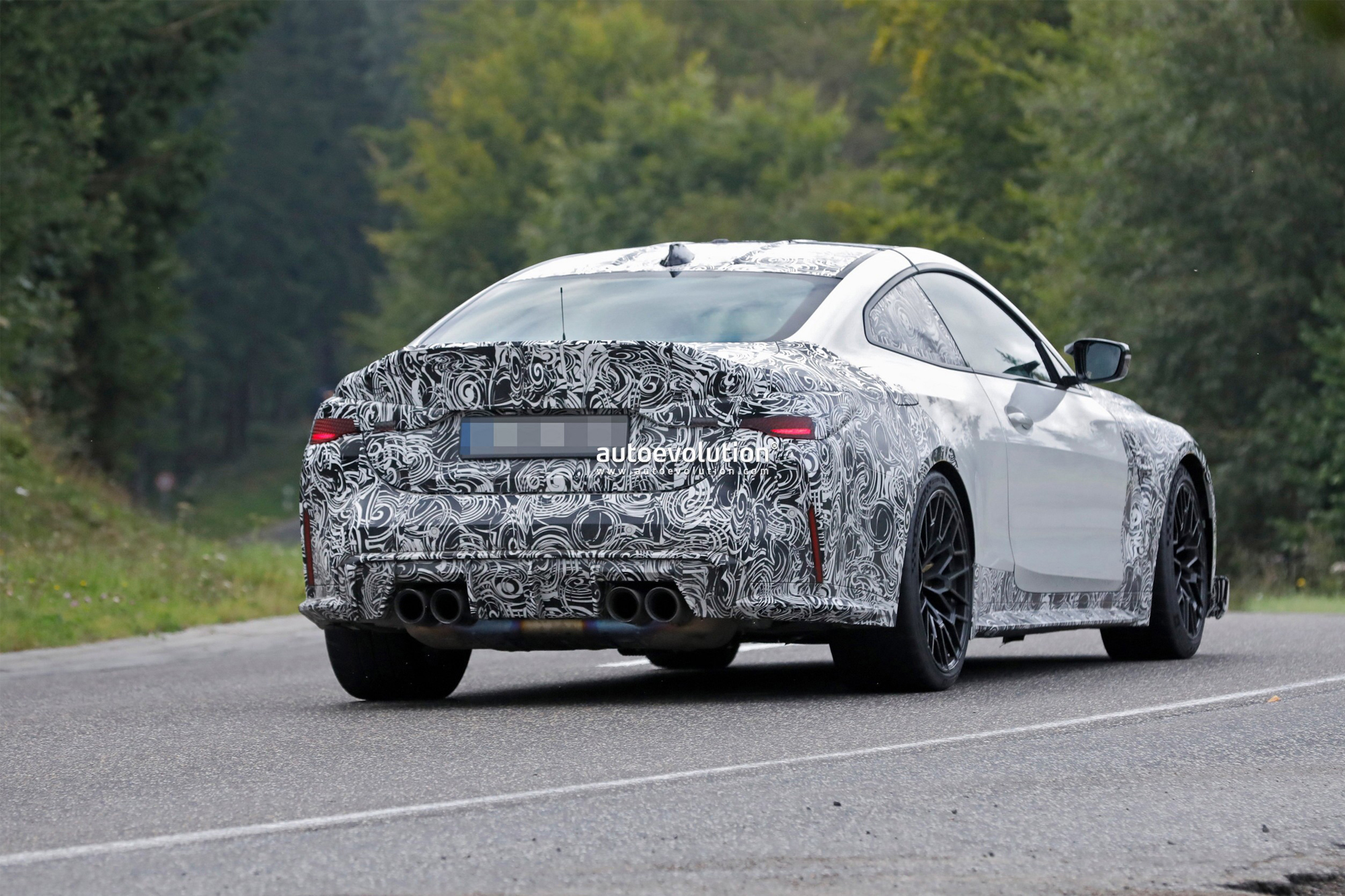 Spyshots: BMW M4 CSL MY22