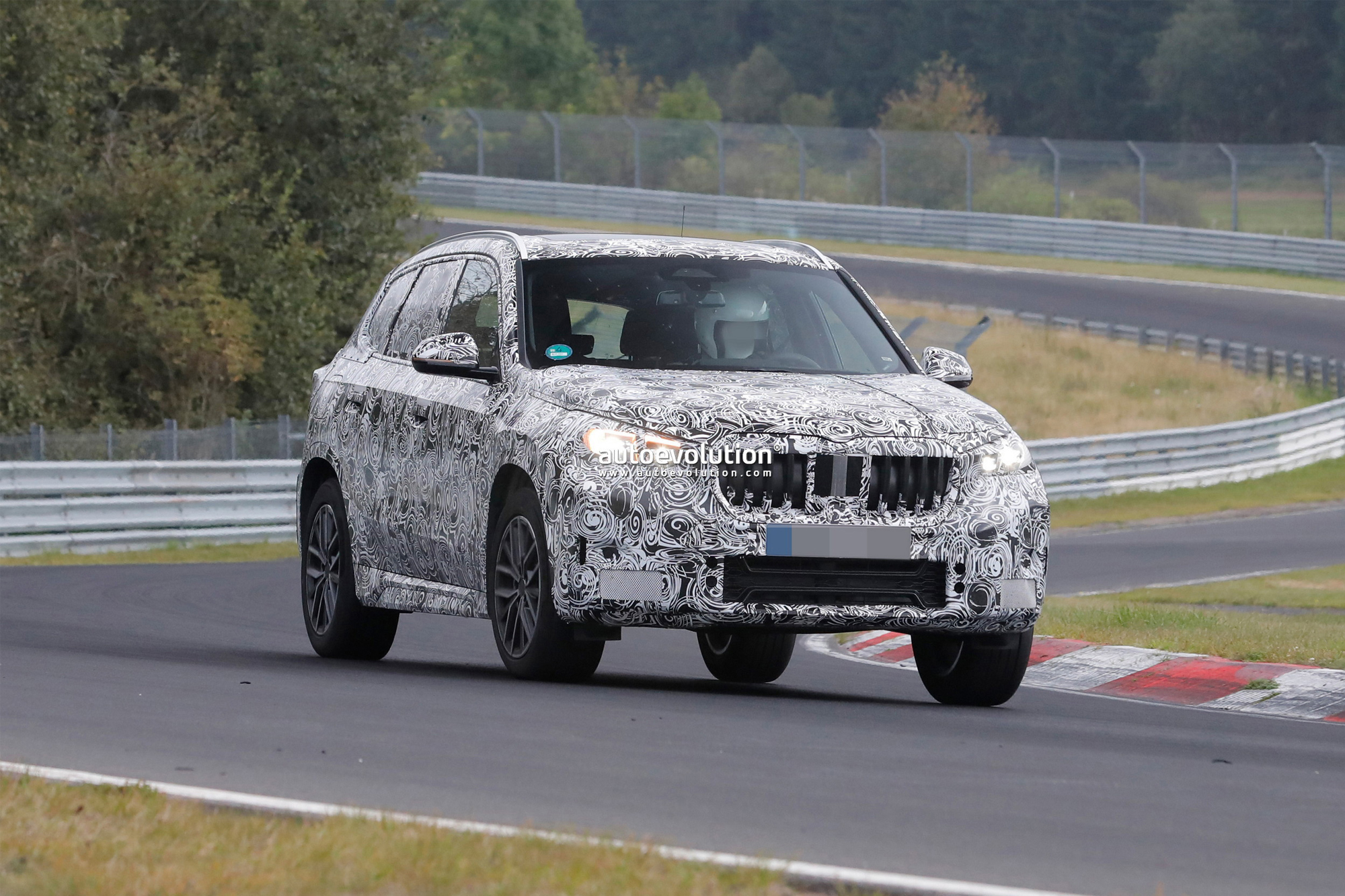 Spyshots: BMW X1