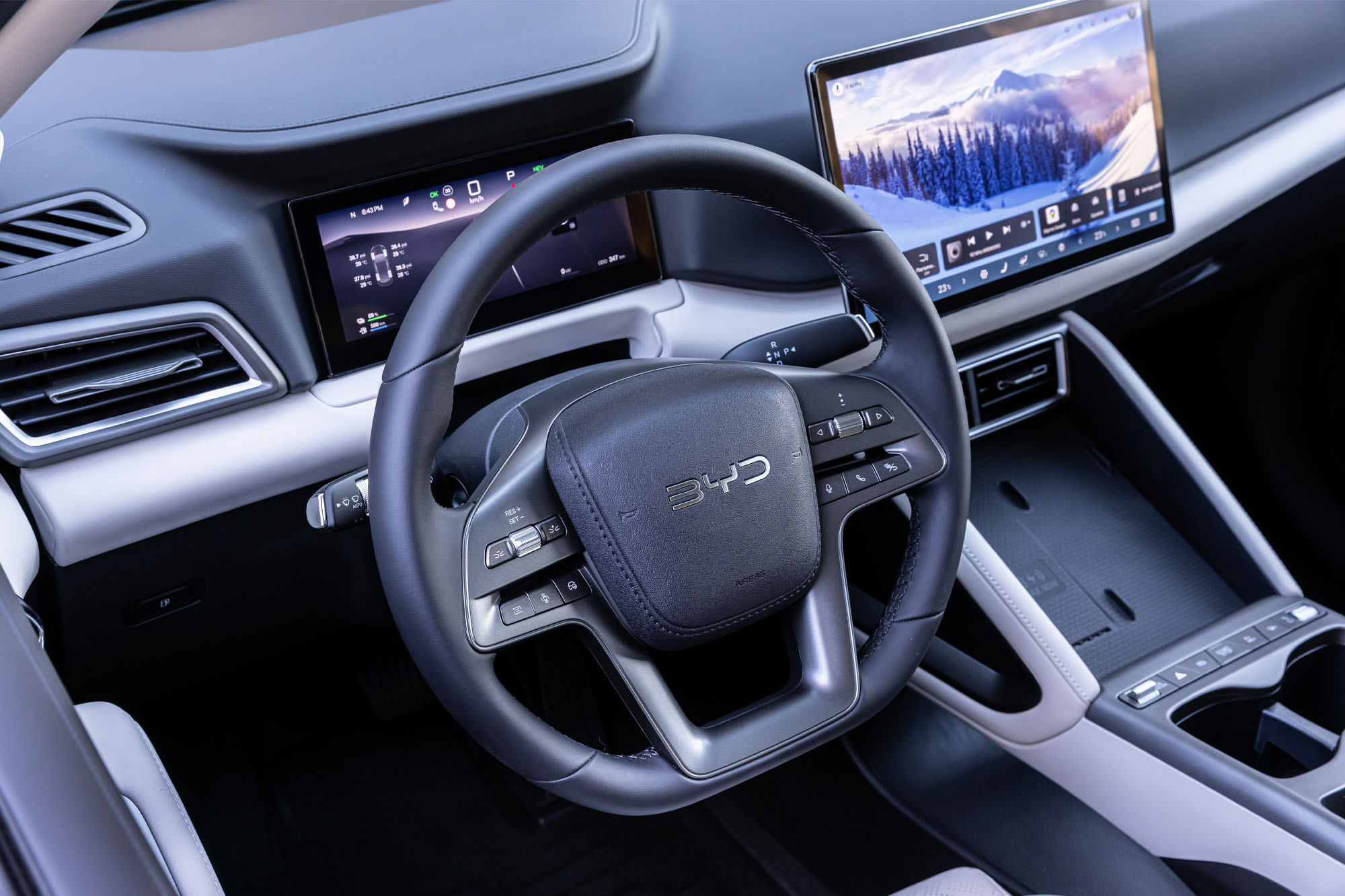 Πρώτη επαφή με το BYD Atto 2 DM-i