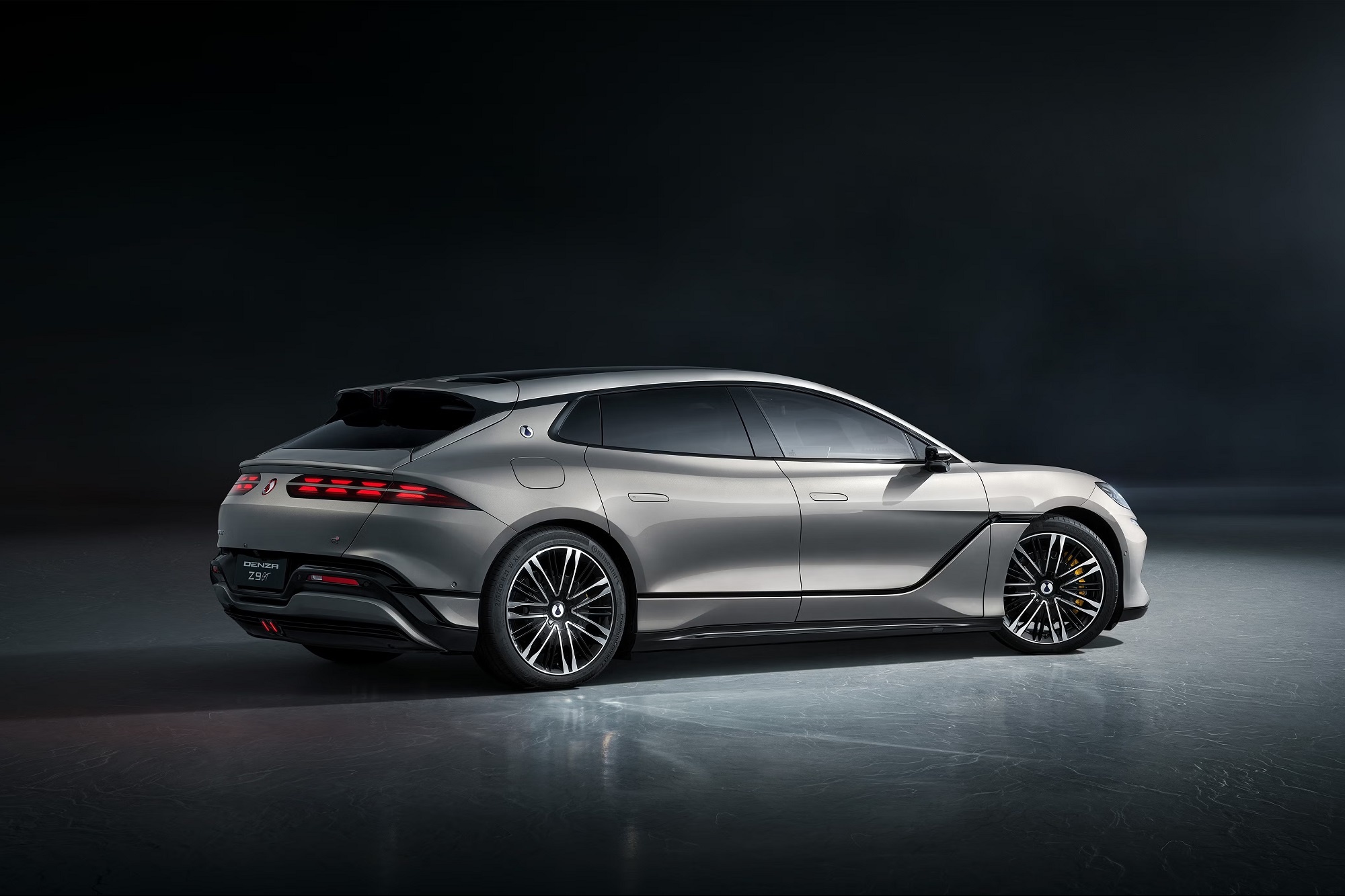 Denza Z9GT: Φορτίζει σε 5-10 λεπτά και έρχεται Ευρώπη 