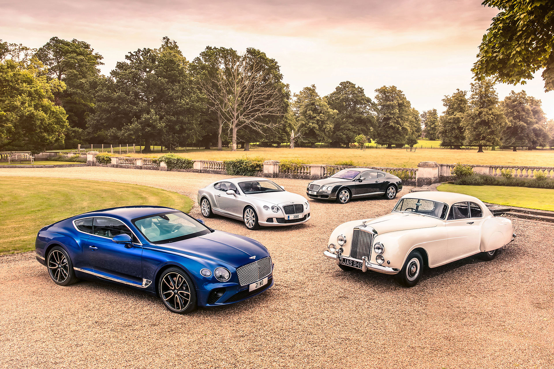 Η Bentley γιορτάζει την παράγωγη 80.000 Continental GT