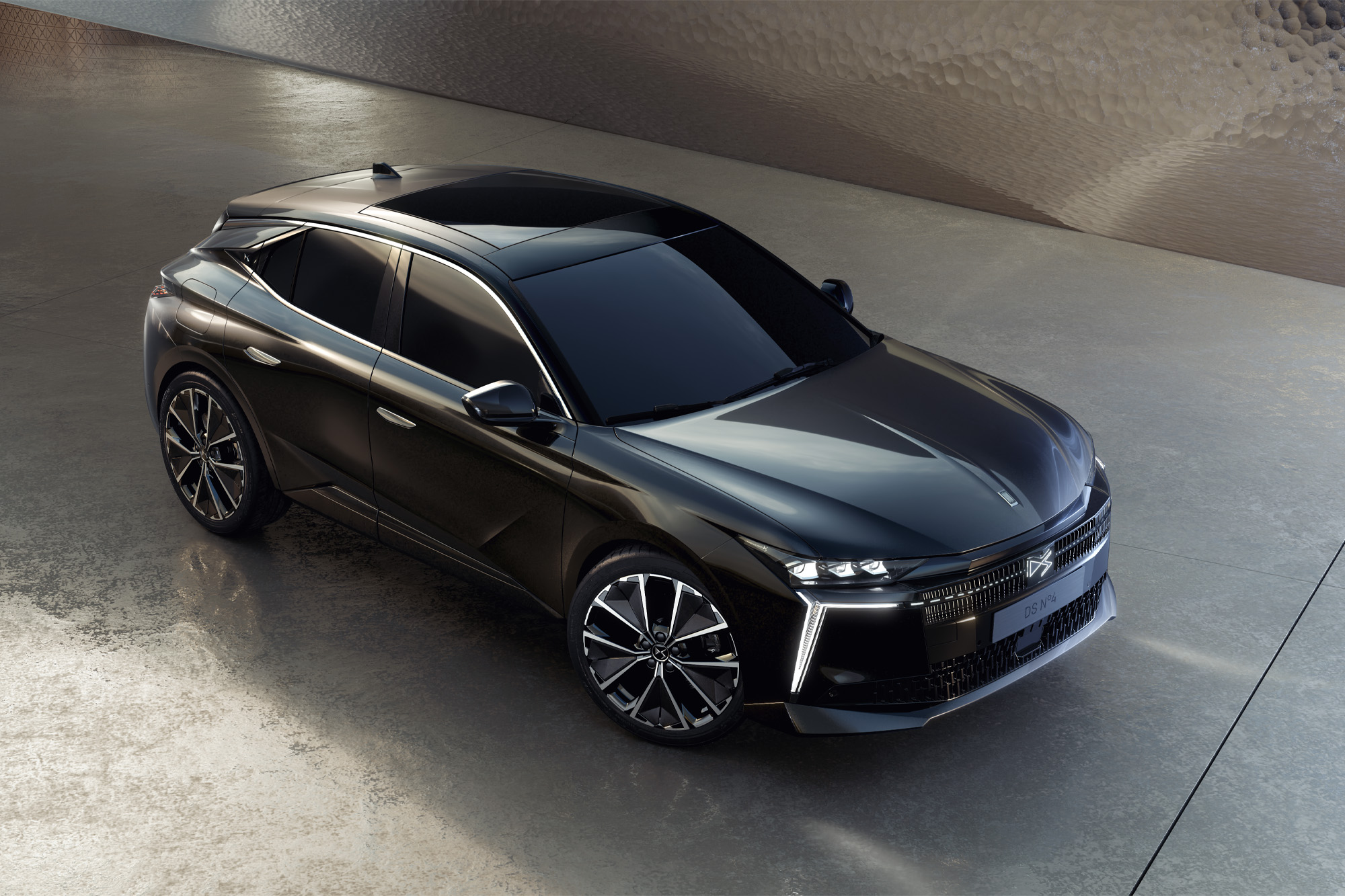 H DS Automobiles ανανεώνει το DS 4 και το ονομάζει N°4