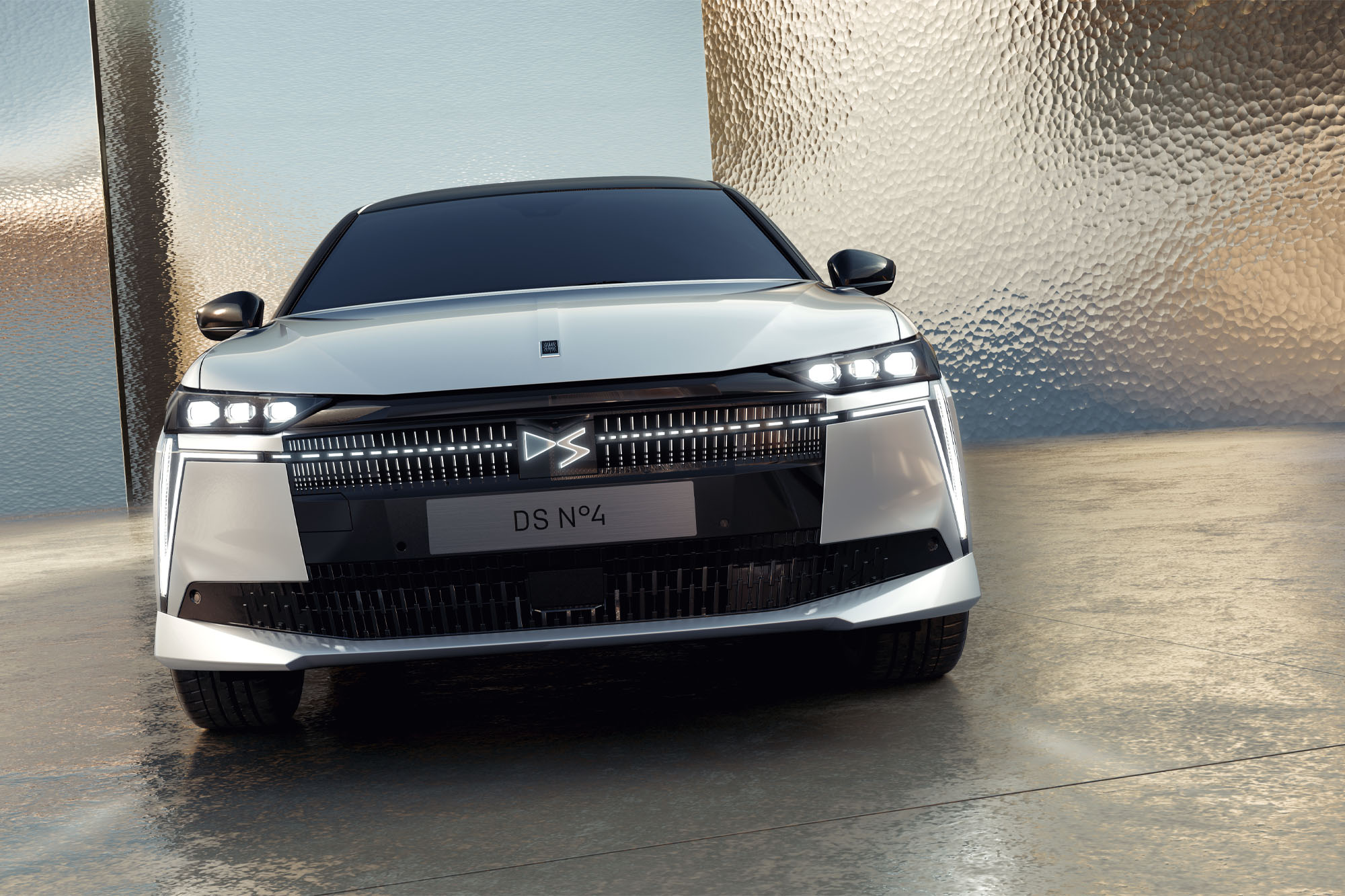 H DS Automobiles ανανεώνει το DS 4 και το ονομάζει N°4