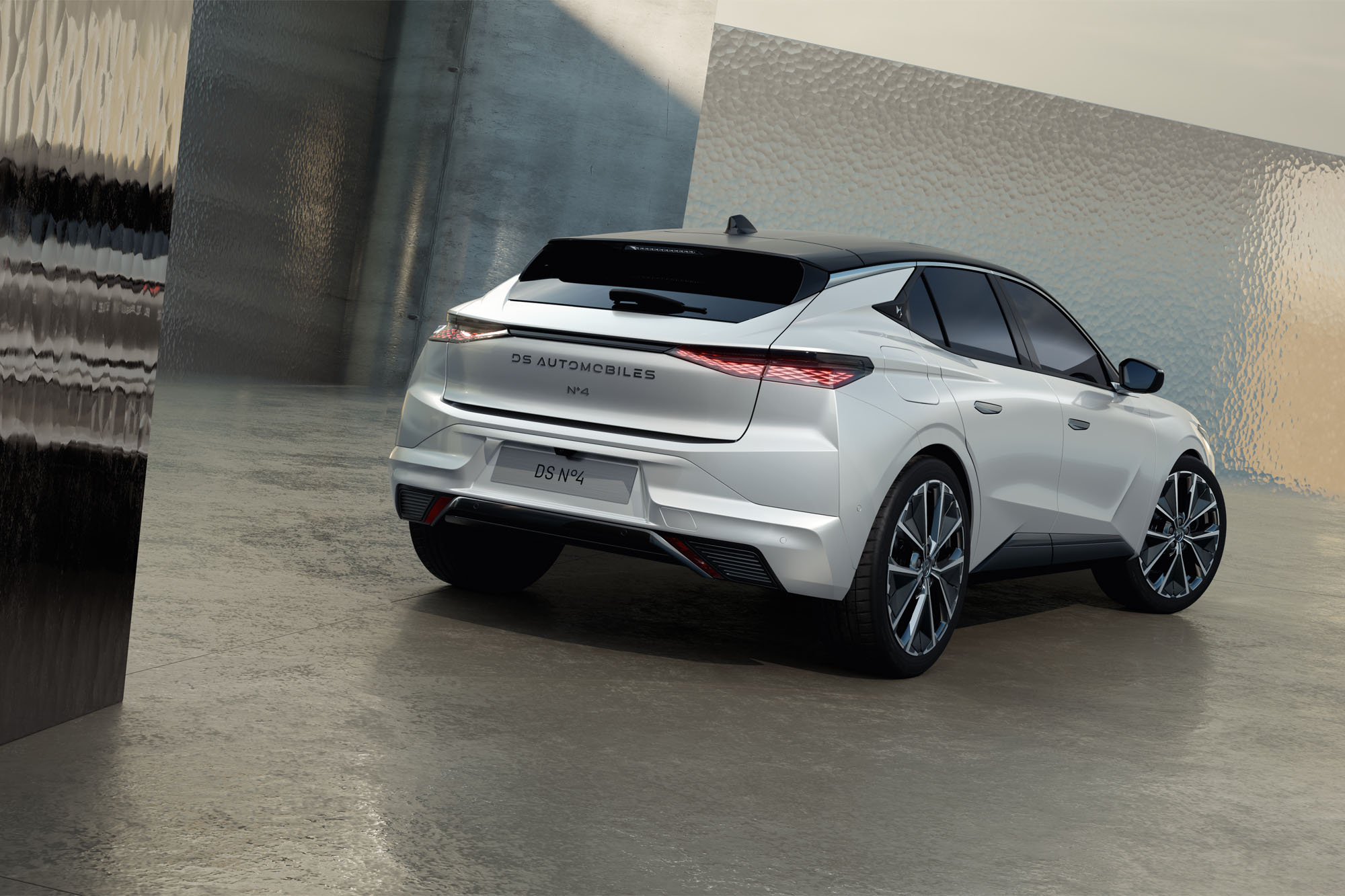 H DS Automobiles ανανεώνει το DS 4 και το ονομάζει N°4