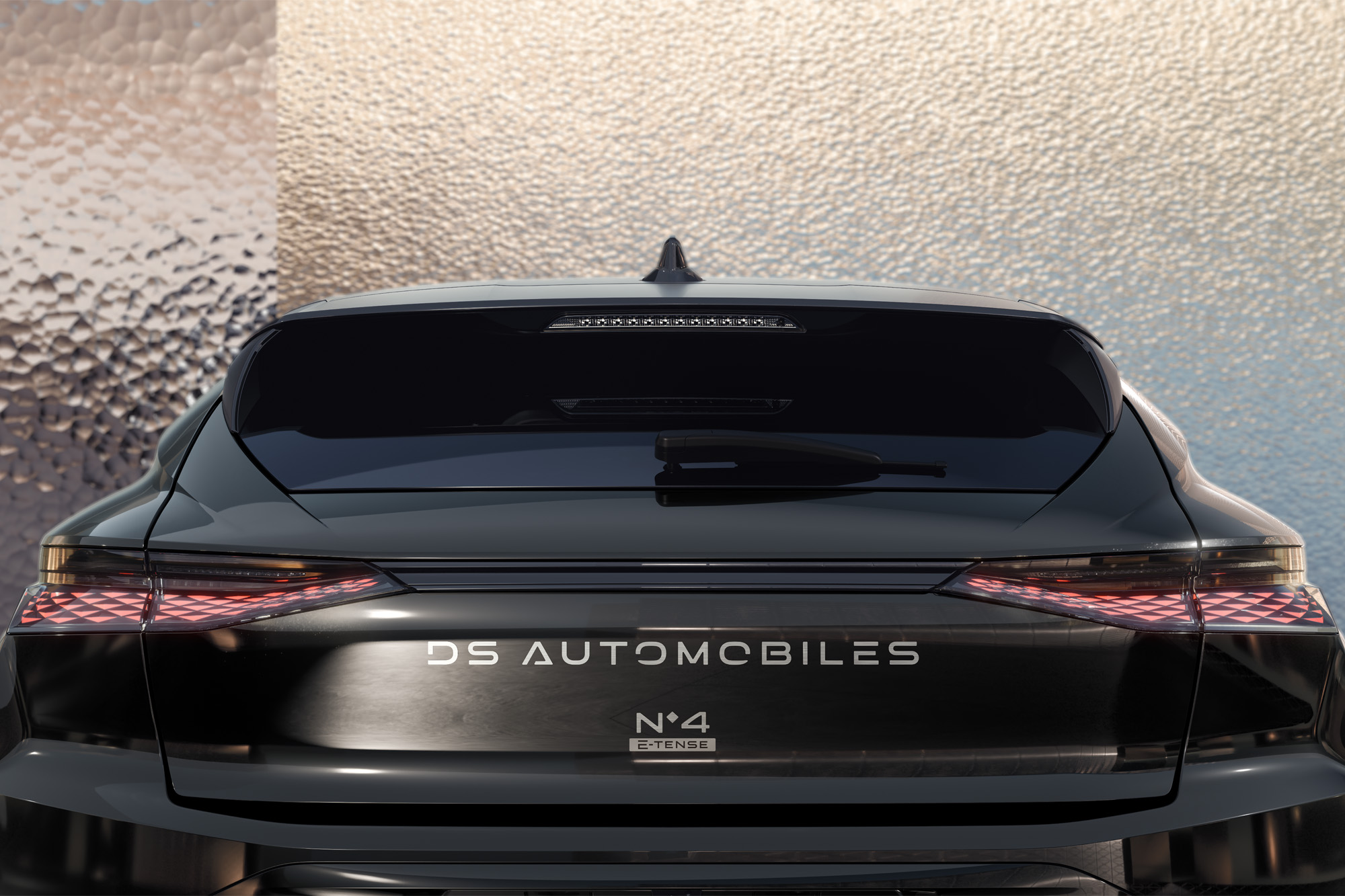 H DS Automobiles ανανεώνει το DS 4 και το ονομάζει N°4