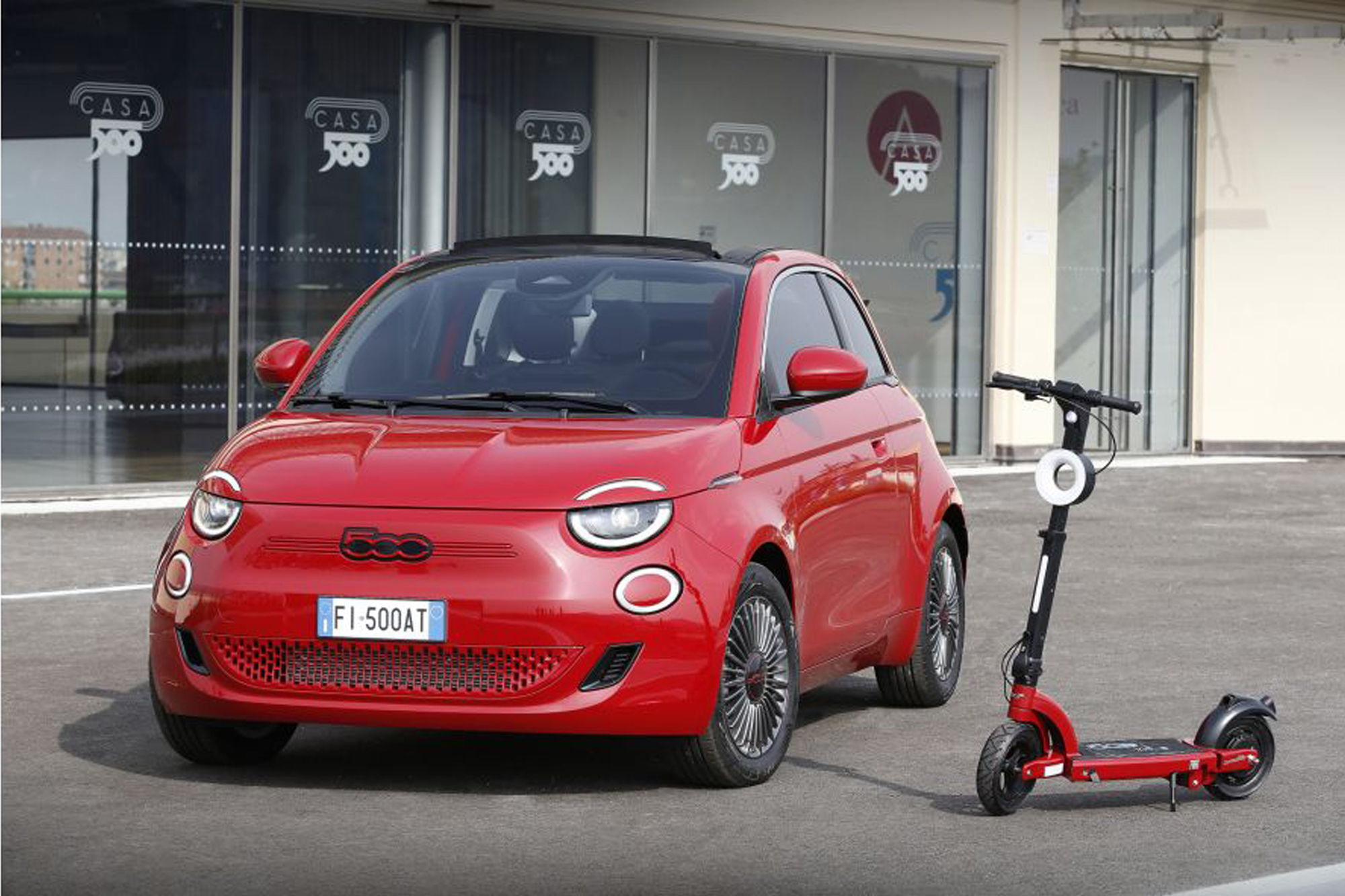 H FIAT συνεργάζεται με την RED