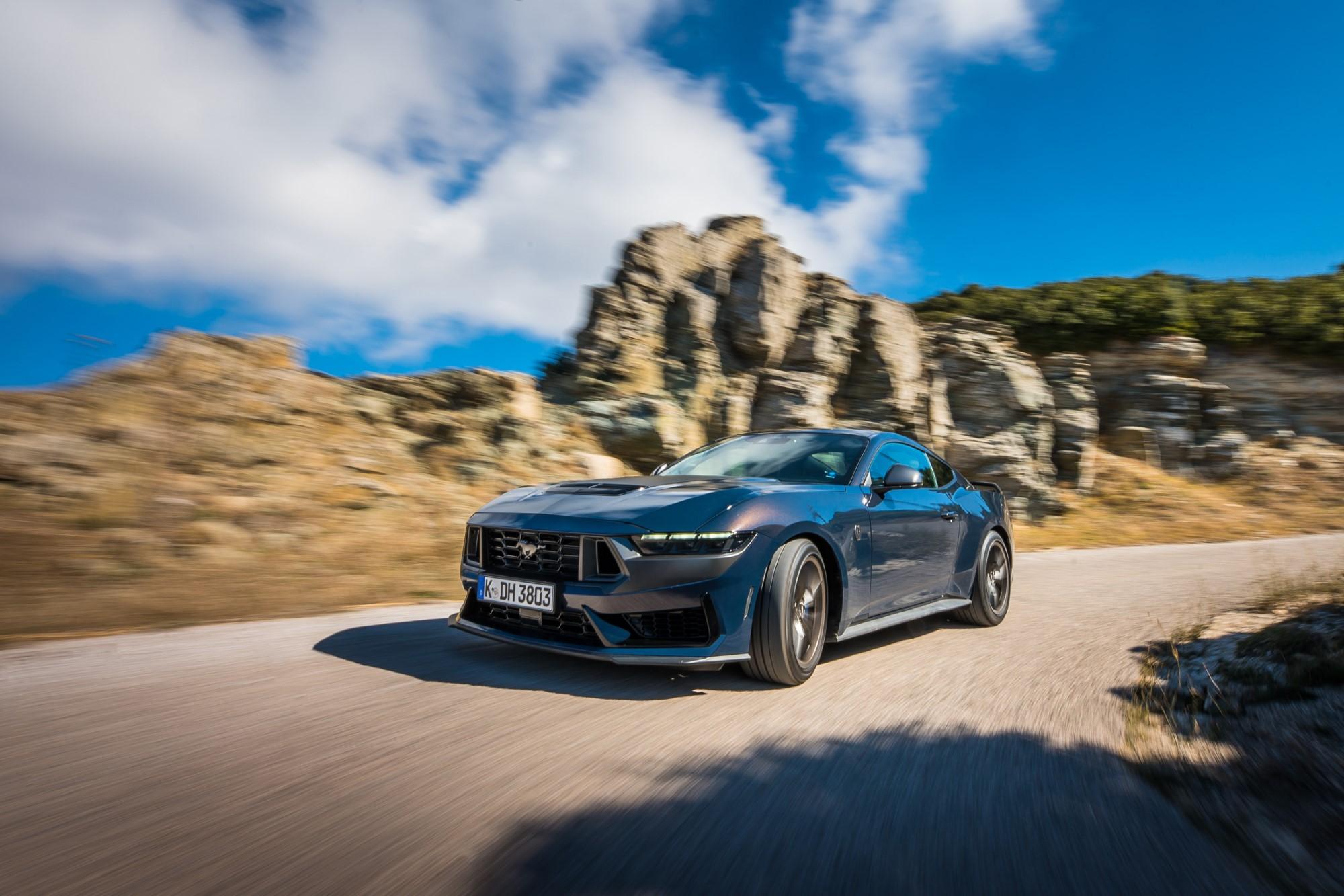 Test: Ford Mustang Dark Horse 