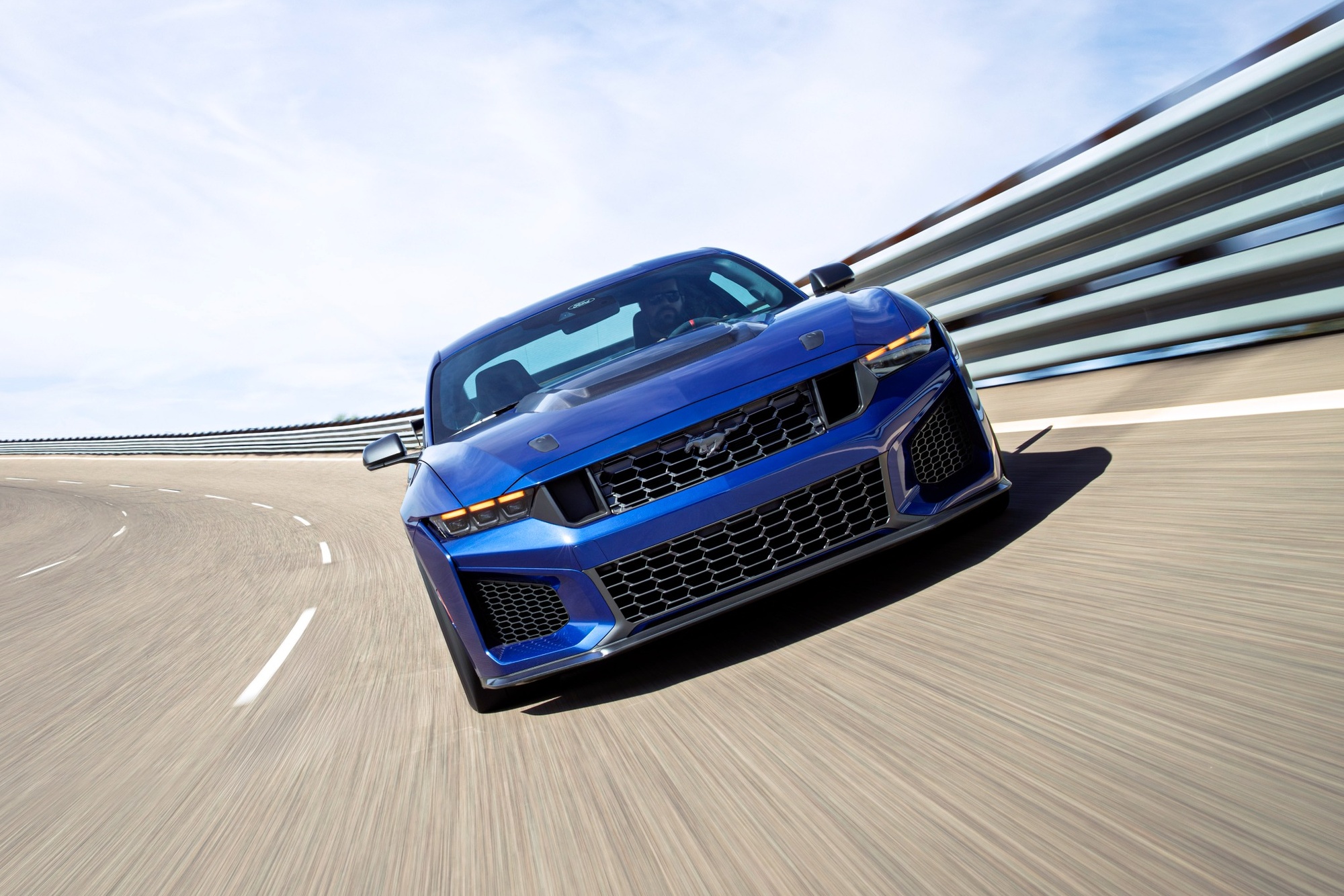 Ford Mustang Dark Horse SC: Κομπρεσοράτη και ξεκάθαρα προσανατολισμένη στην πίστα 