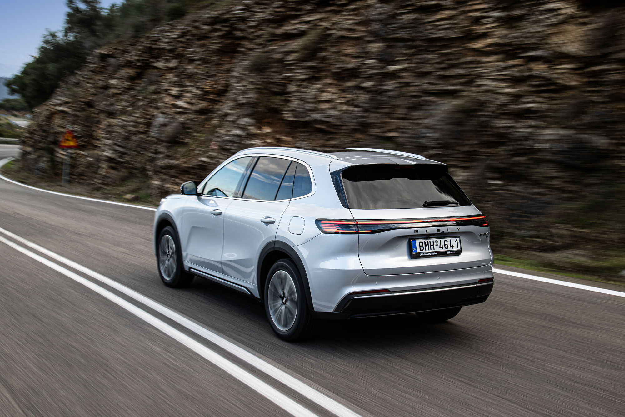 Πρώτη επαφή με το νέο Geely Starray EM-i