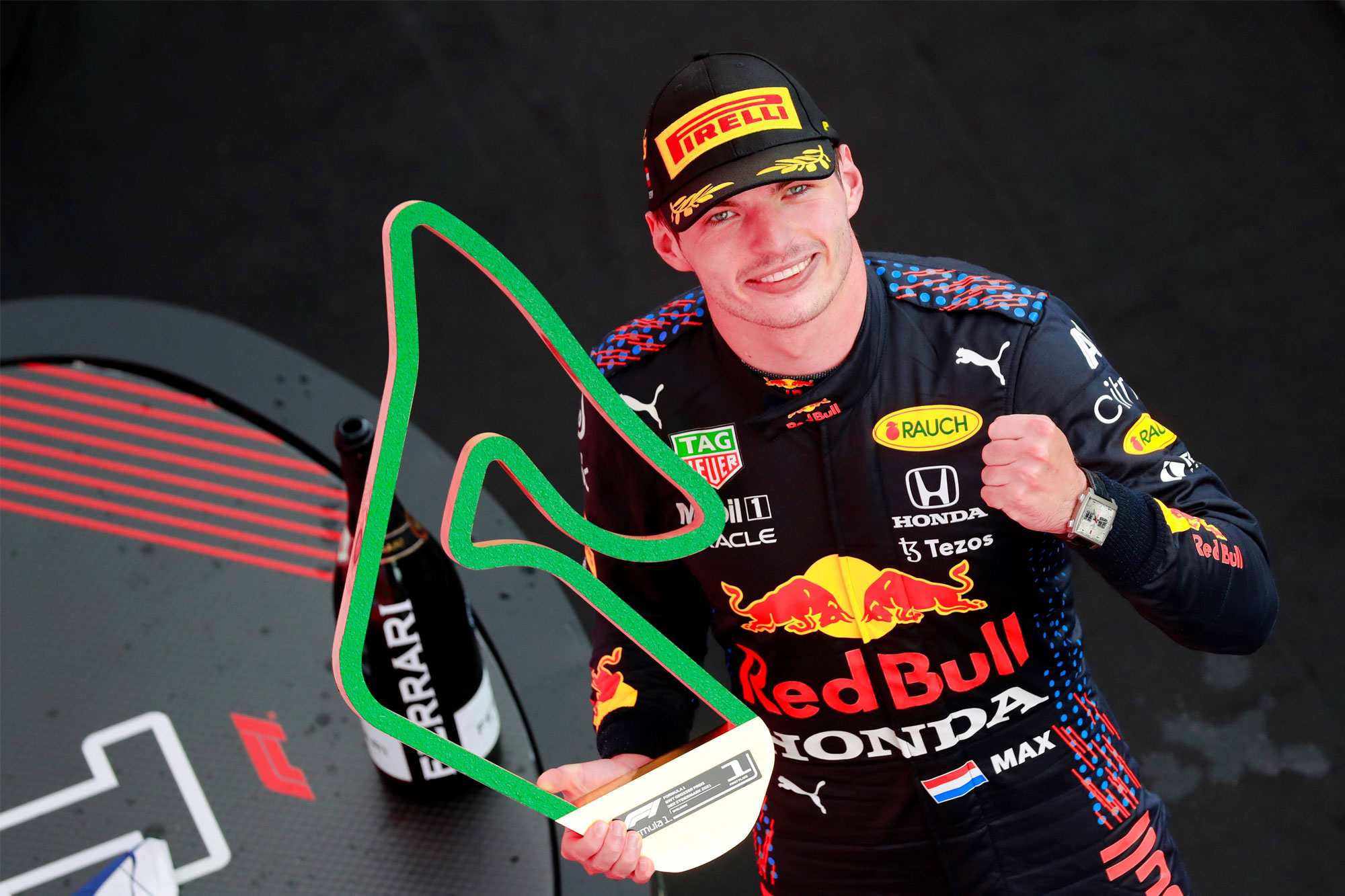 Τέταρτη νίκη στη σειρά για τον Verstappen
