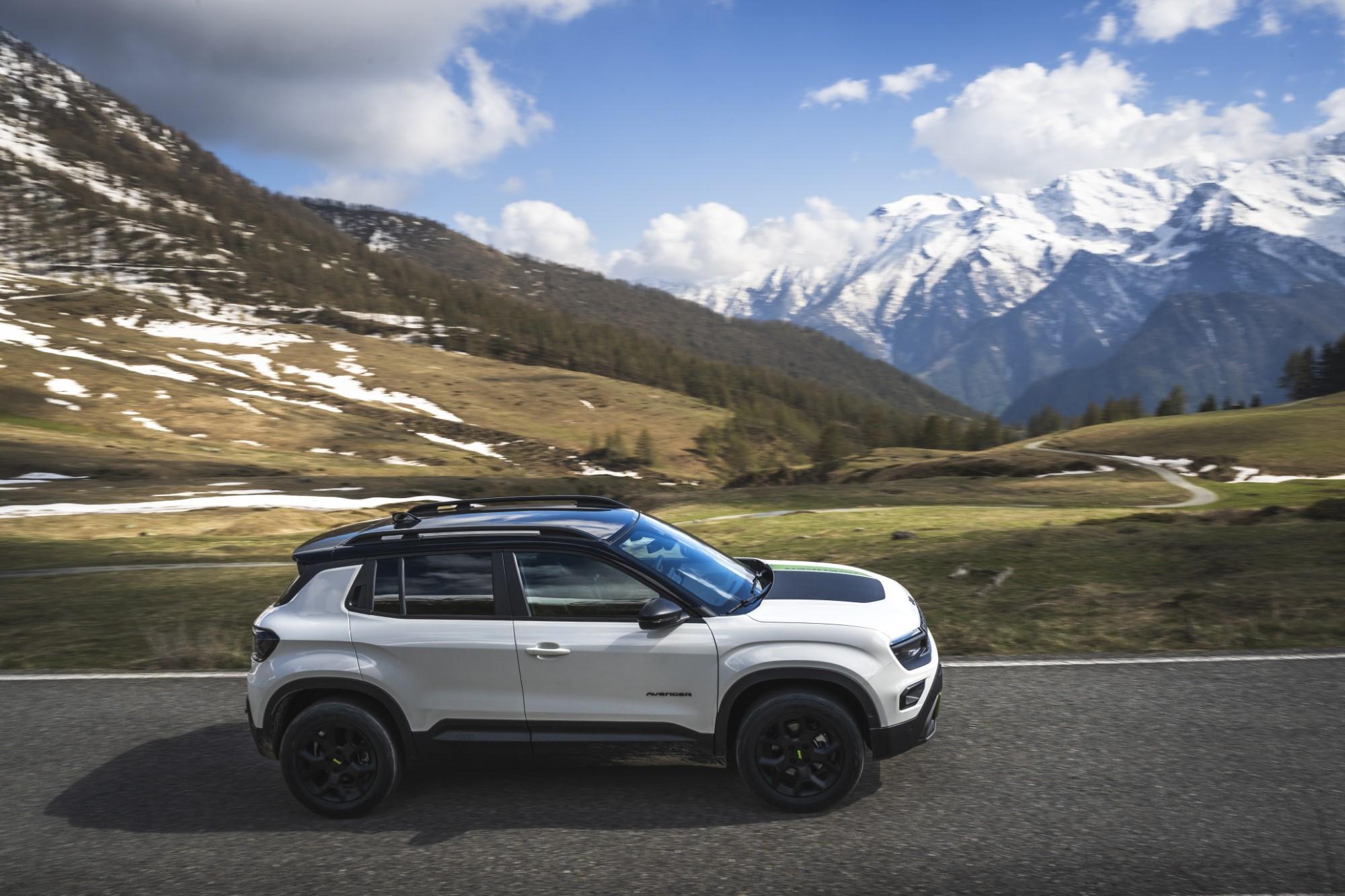 Επίσημη αποκάλυψη του νέου Jeep Avenger 4xe