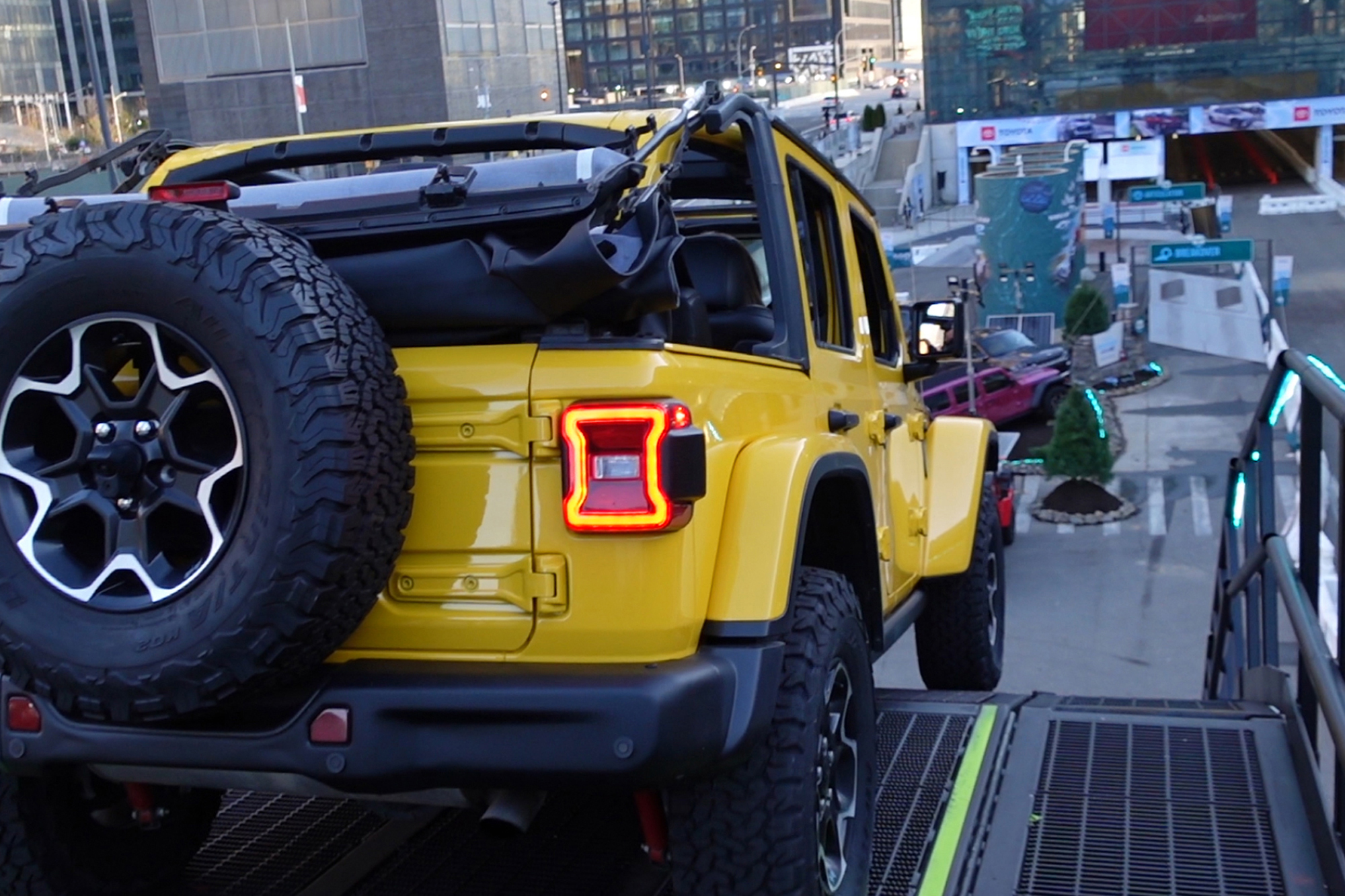 Jeep: Χτίζει «βουνό» στο Ντιτρόιτ