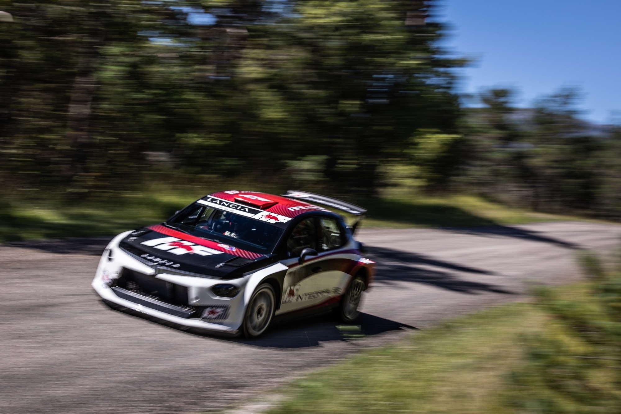 Lancia: στο τραπέζι το WRC 2027 μετά την επιστροφή με το Ypsilon Rally2 