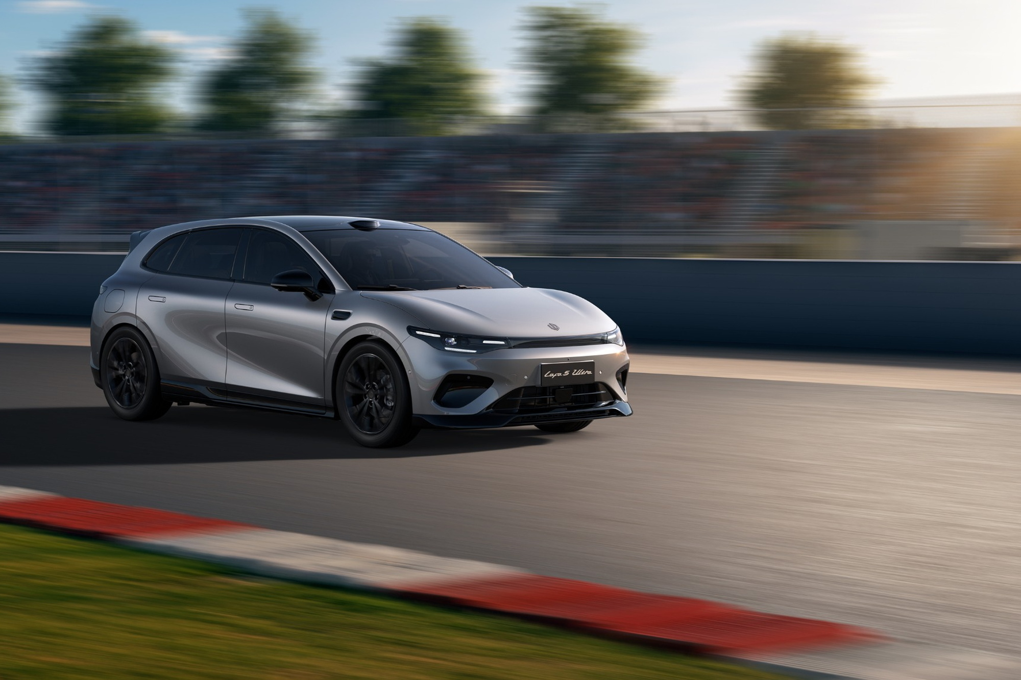 Leapmotor B05 Ultra: Νέο ηλεκτρικό hot hatch από την Κίνα