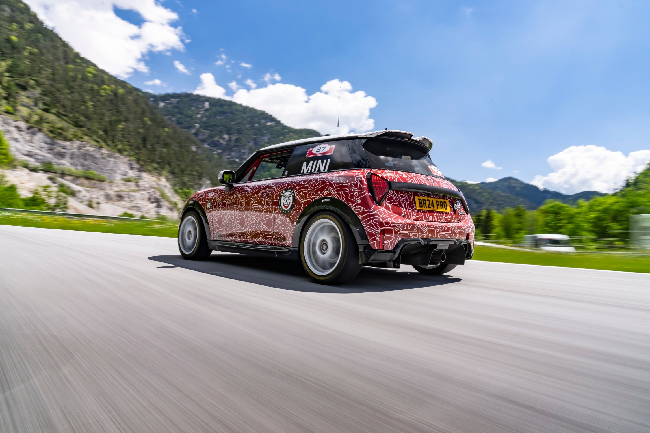 Ντεμπούτο για το νέο MINI JCW στον φετινό αγώνα αντοχής του Nurburgring 