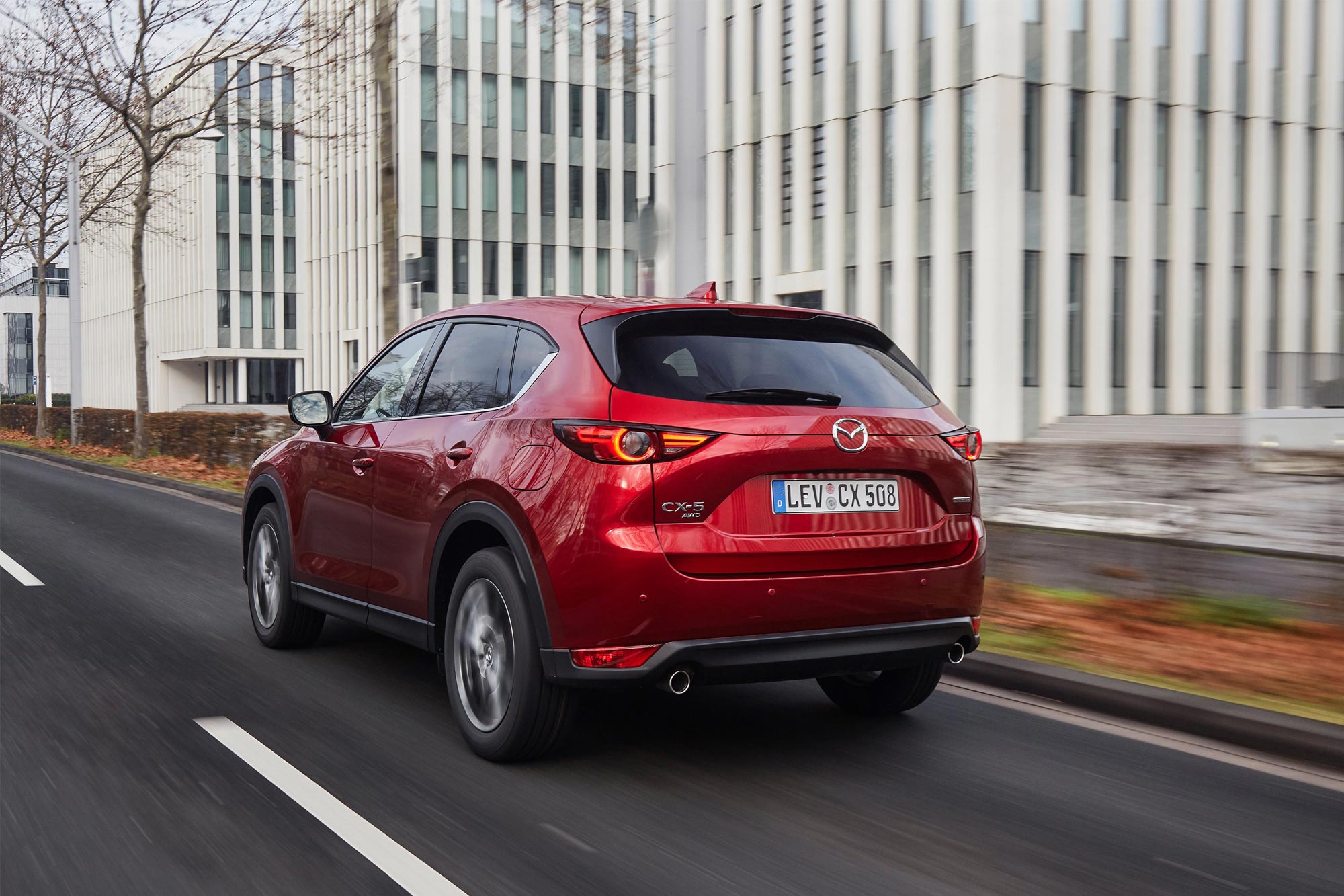 Το Mazda CX-5 επιτυγχάνει την υψηλότερη βαθμολογία πλευρικής πρόσκρουσης IIHS