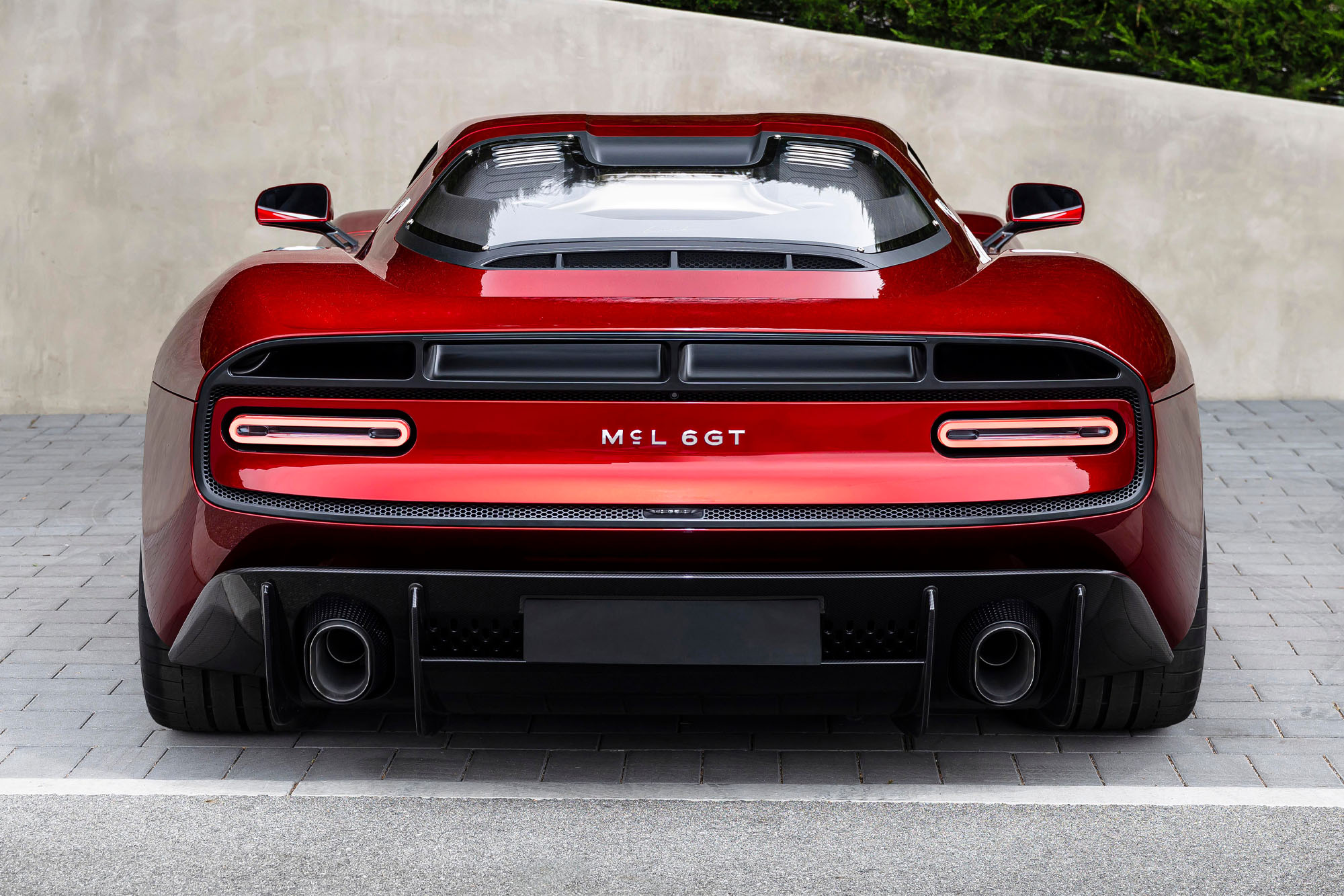 Το πρώτο supercar της McLaren με χειροκίνητο κιβώτιο ταχυτήτων μετά από 34 χρόνια