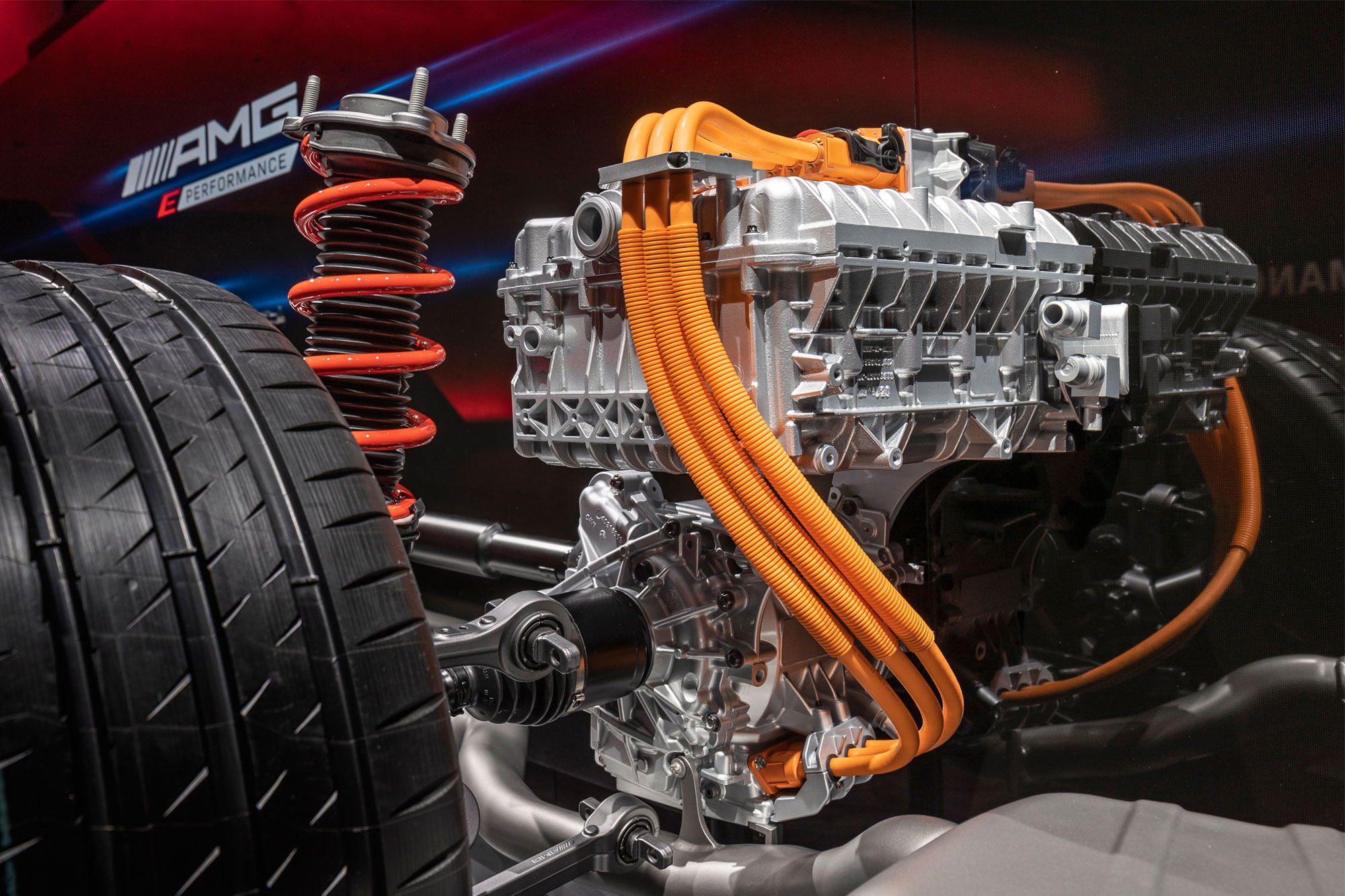 Mercedes-AMG: Η υβριδική τεχνολογία προς όφελος των επιδόσεων!