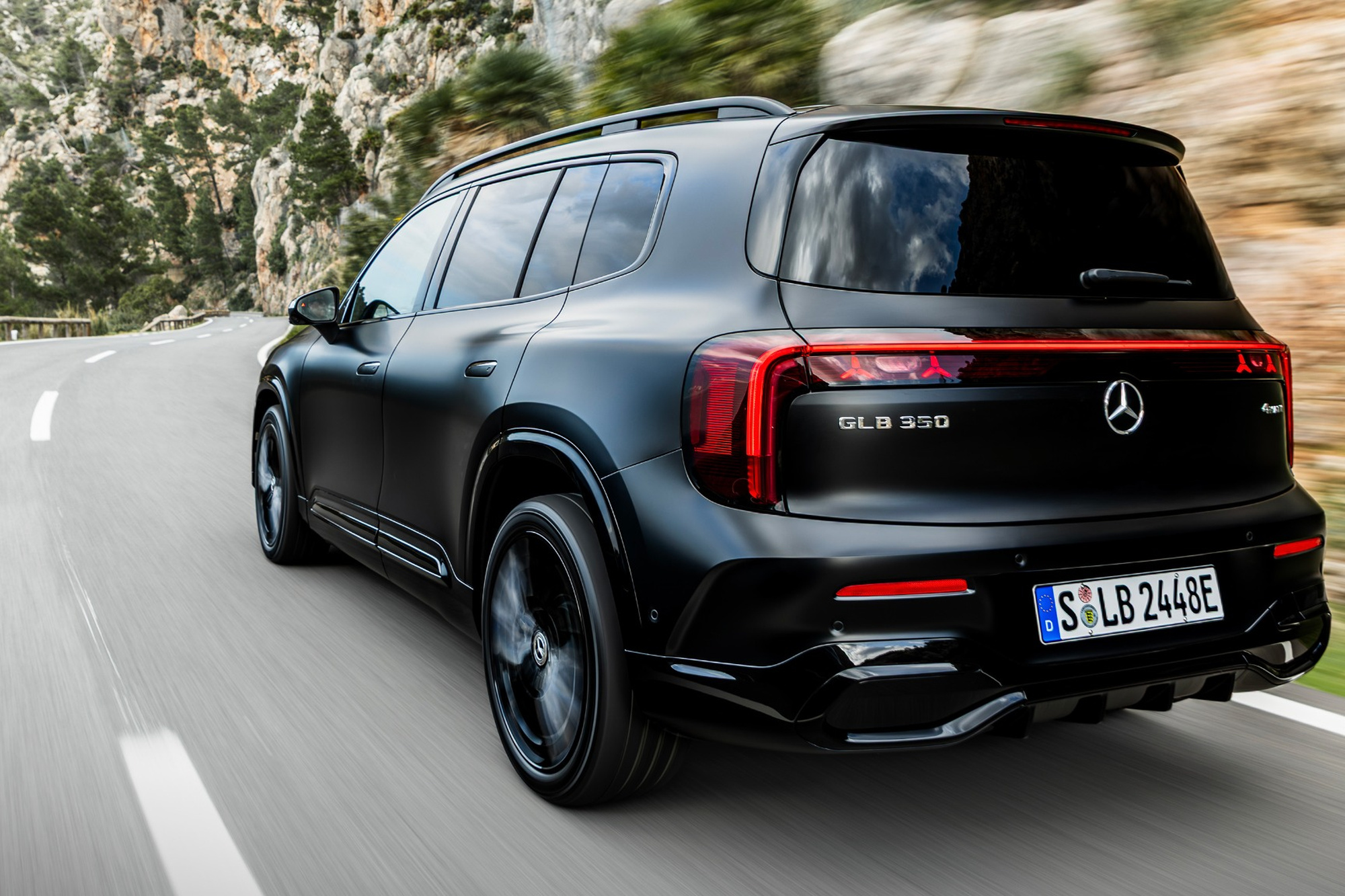 Mercedes-Benz GLB: Η υβριδική έκδοση ήρθε στην Ελλάδα με τιμή από 49.960 ευρώ 