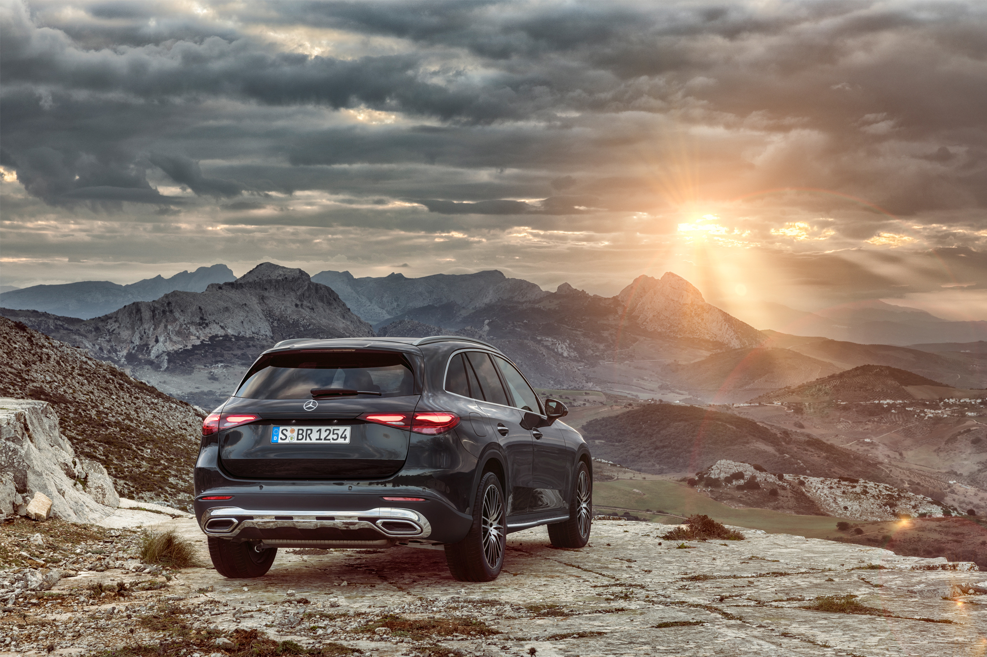 Επίσημο: Η νέα Mercedes-Benz GLC