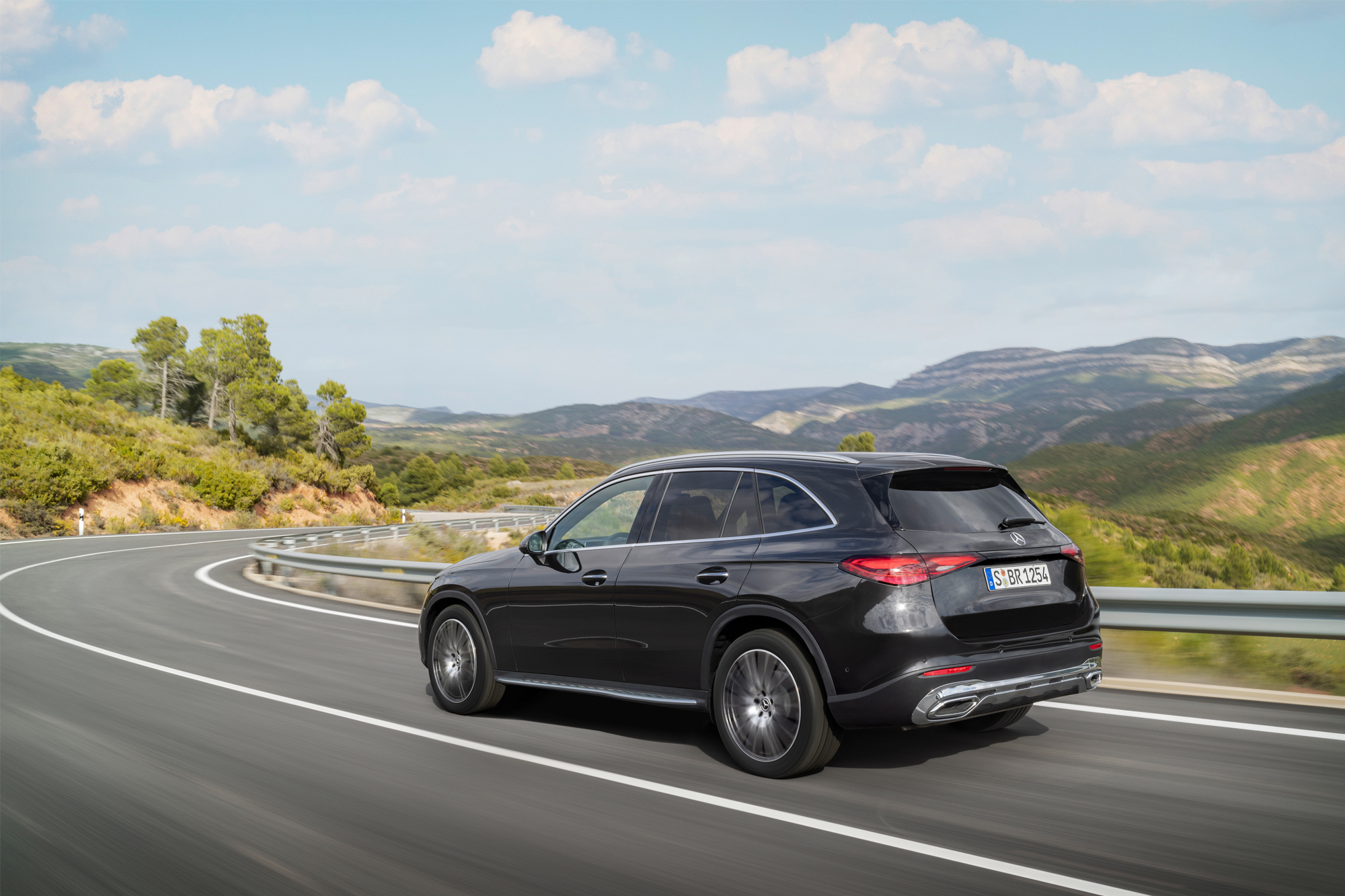 Επίσημο: Η νέα Mercedes-Benz GLC