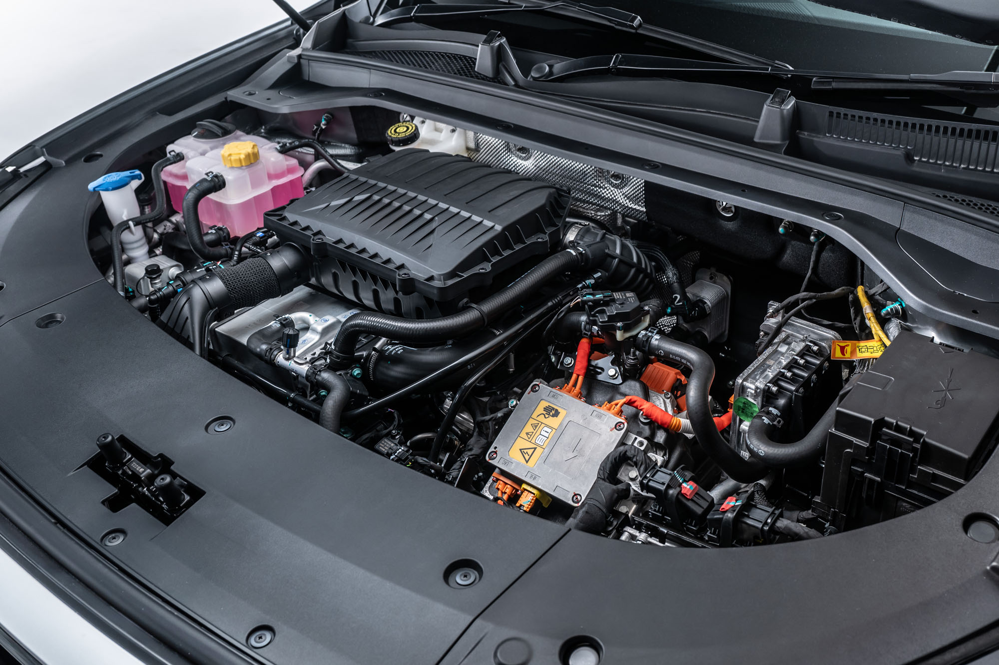Πρεμιέρα στην Ελλάδα για τα Omoda 5 SHS-H και Omoda 9 SHS-P AWD