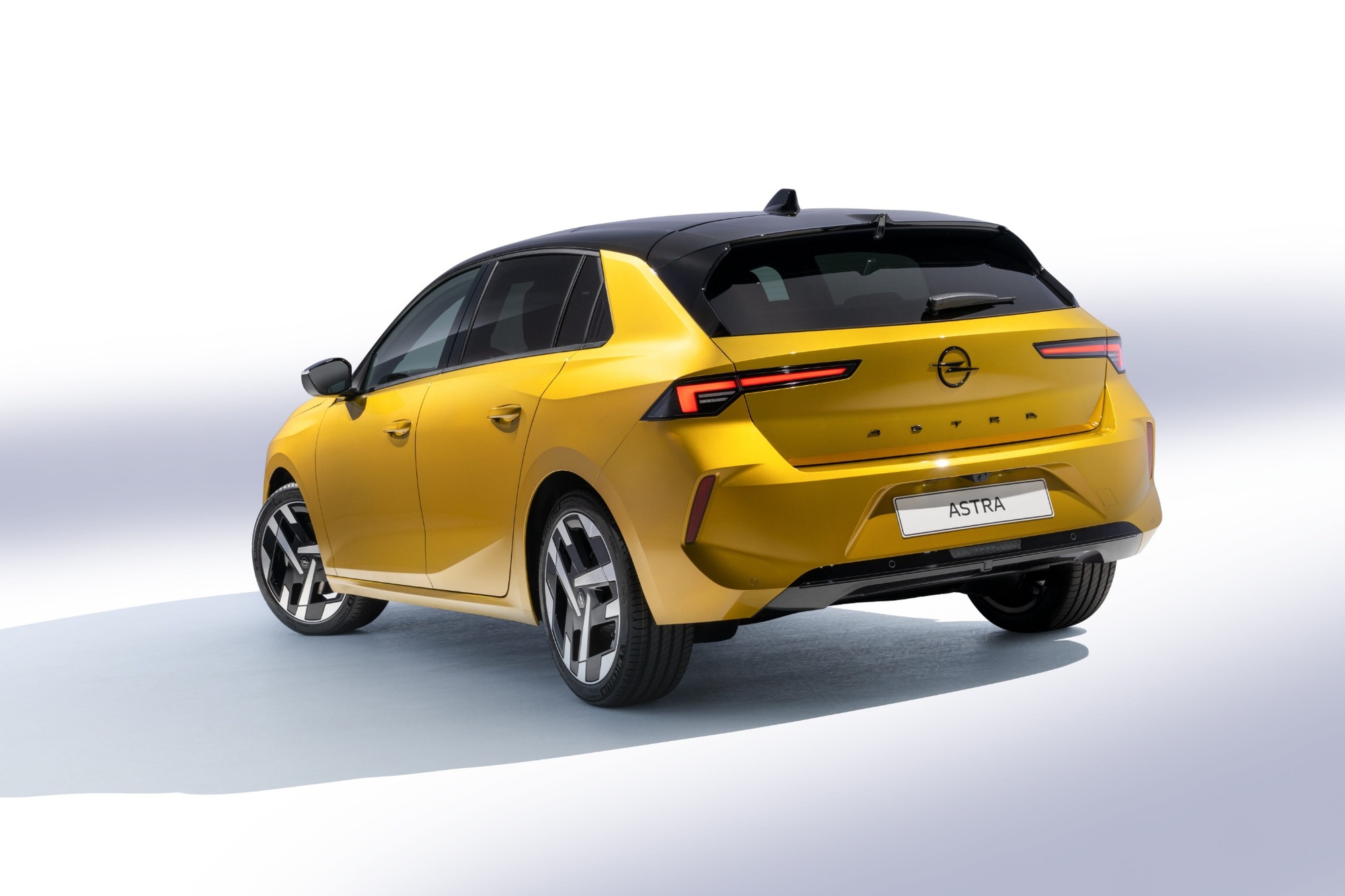 Το νέο Opel Astra ξεκινά στην Ελλάδα από 24.900€ 