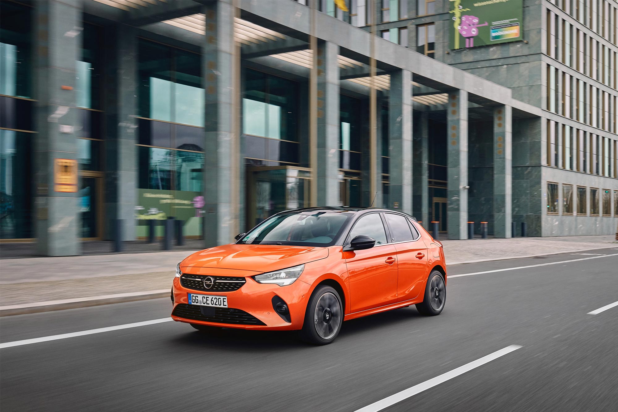 Η Opel γίνεται πλήρως ηλεκτρική