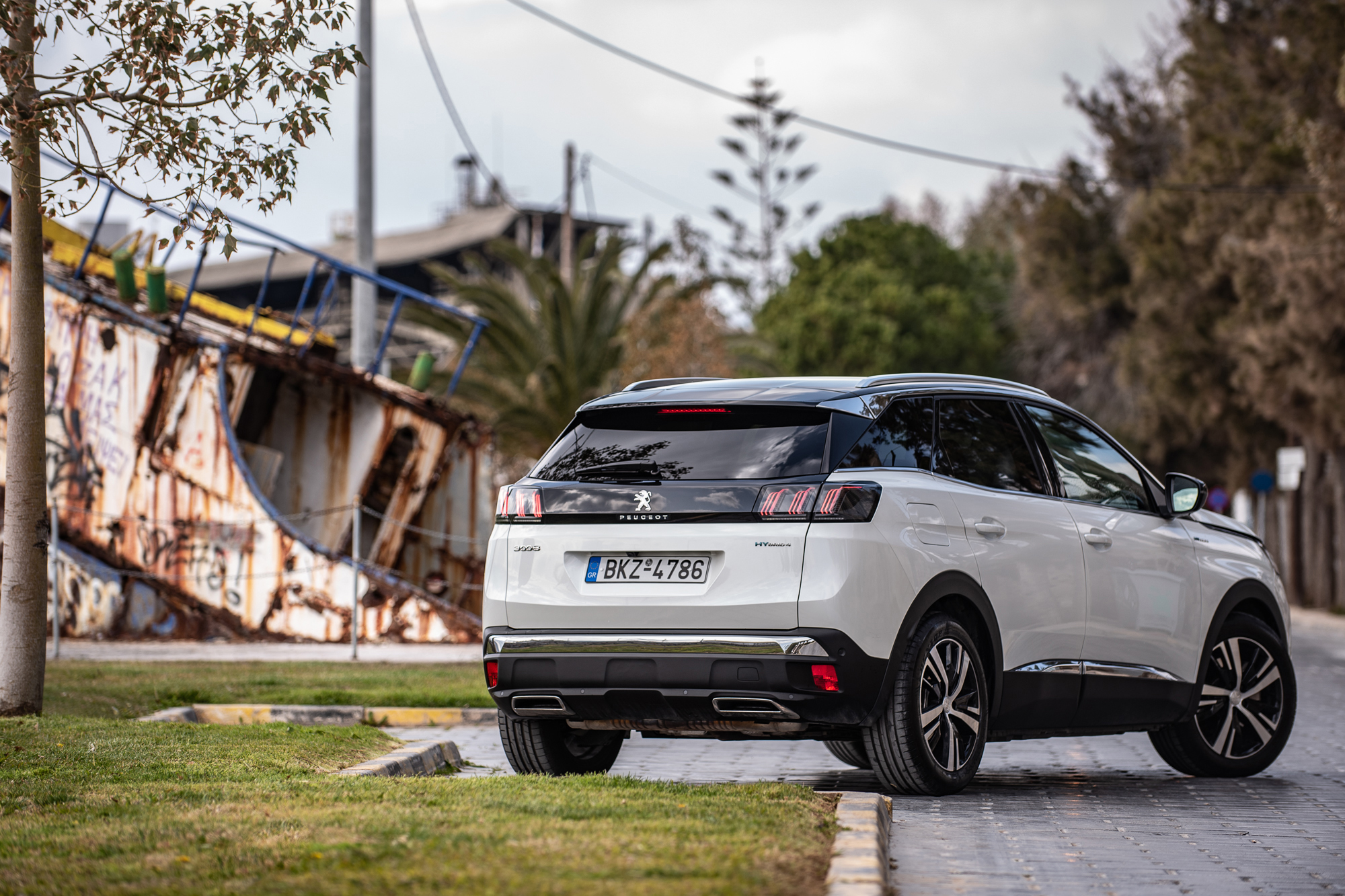 Peugeot 3008 Hybrid4 300Ps